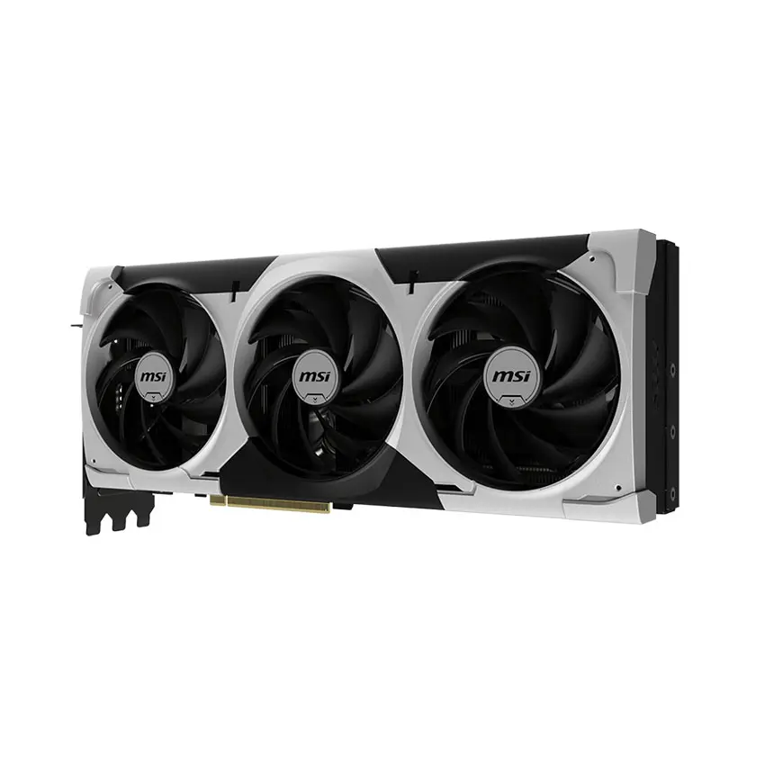 RTX 5090 vs RTX 4090 form factor and VRAM comparison