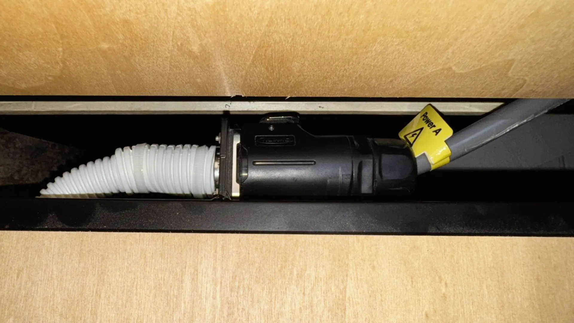single outdoor cable