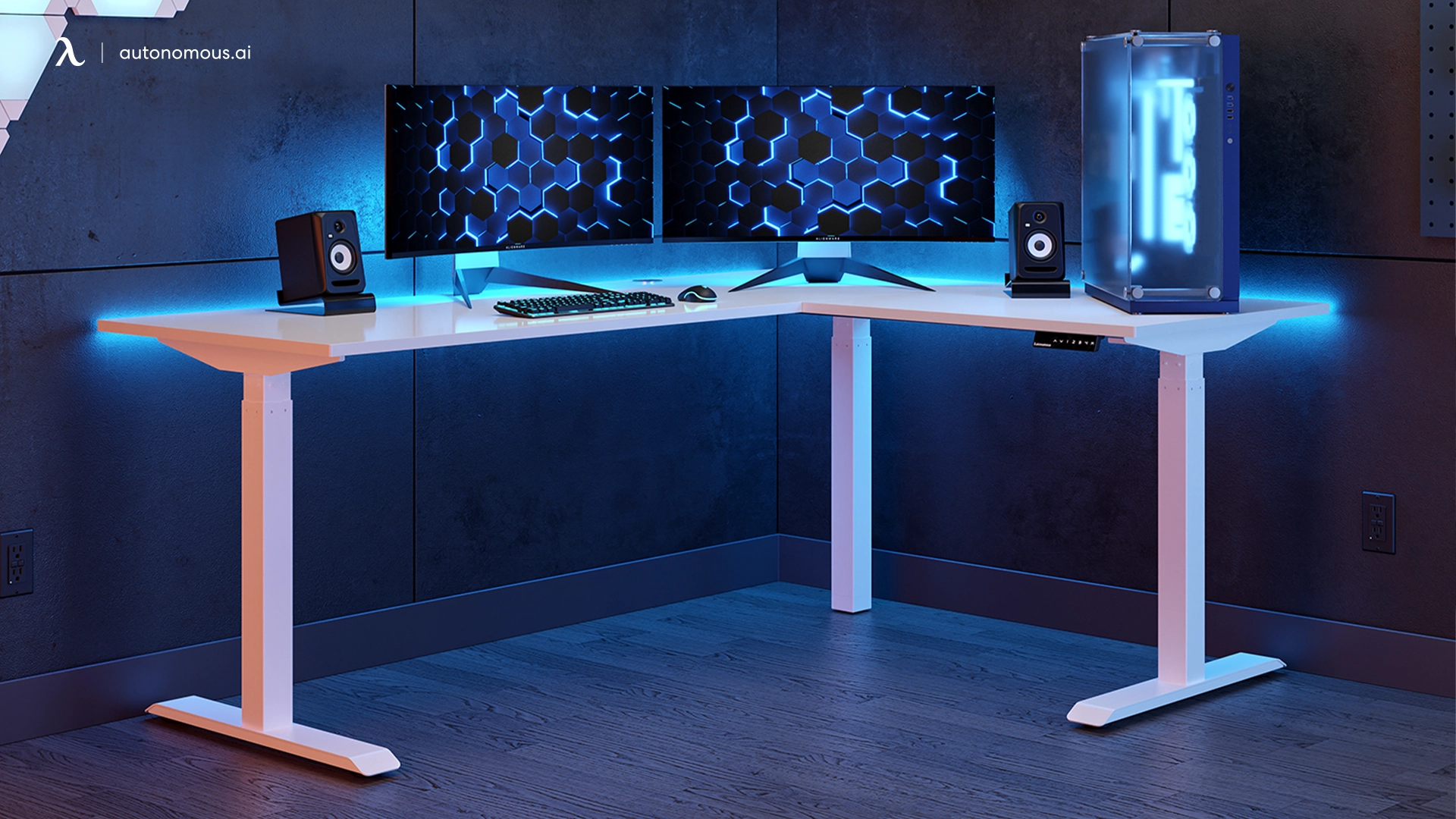 Gaming with L-shaped desks for home office