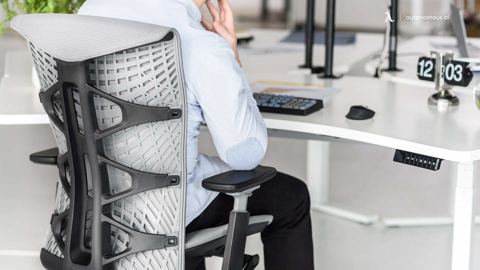 Adjustable Support in Expensive, High-quality Ergonomic Office Chairs