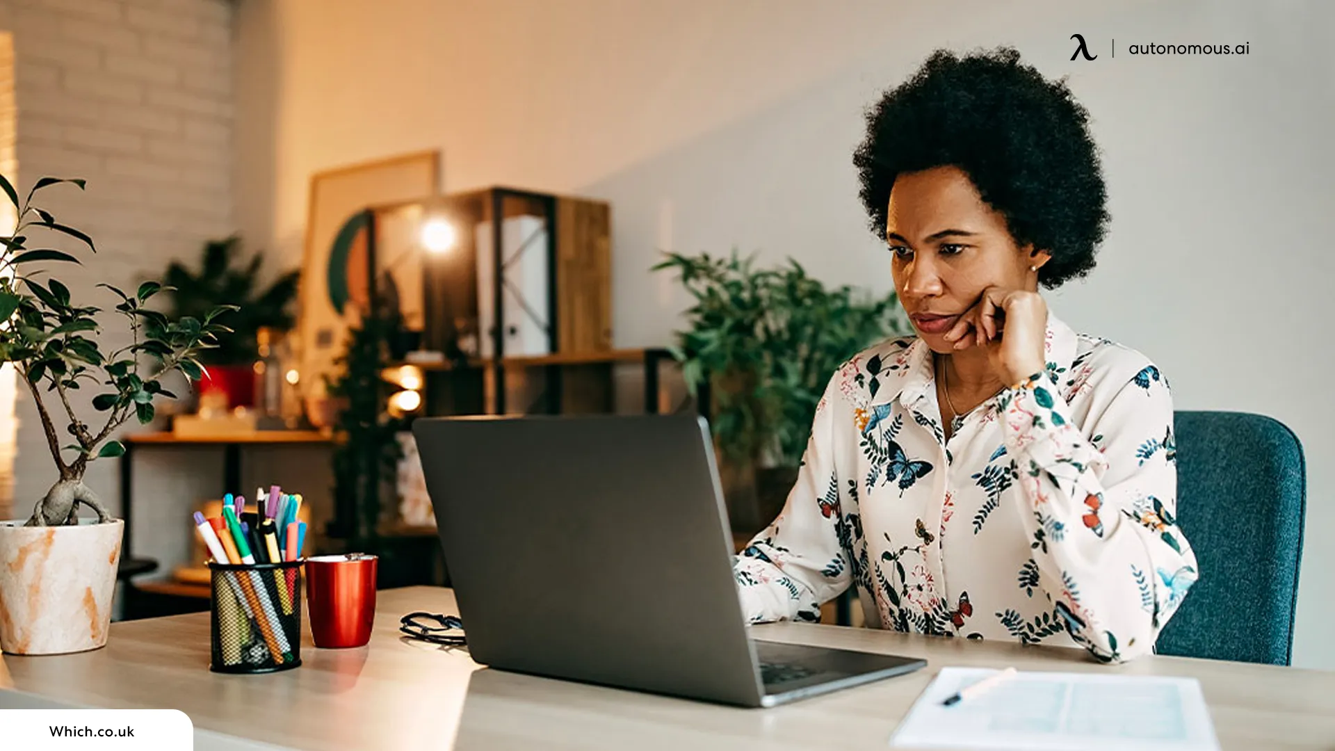 Pros and Cons of New Employee Desk Setup