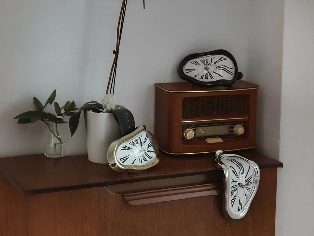 Lamp Depot DALI Melting Clock: Salvador Dalí Inspiration