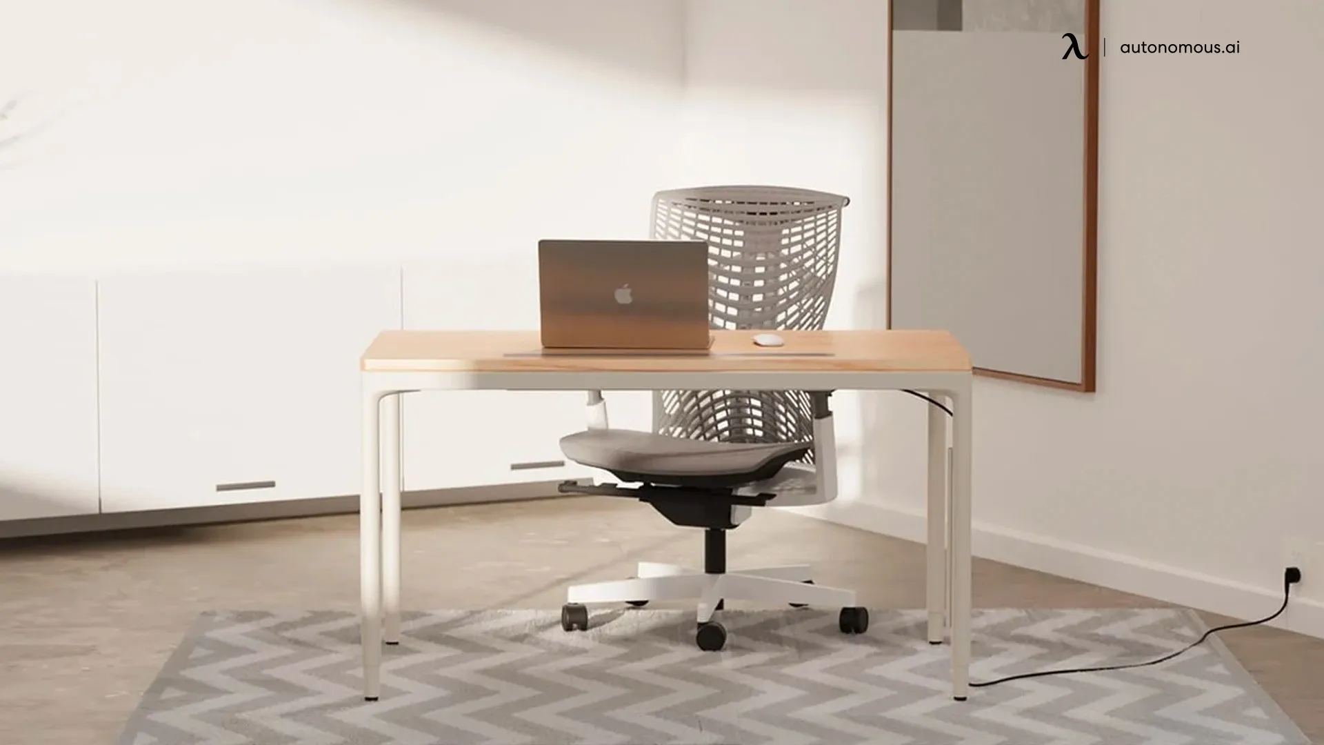 Evaluate the Desk's Height Adjustability.