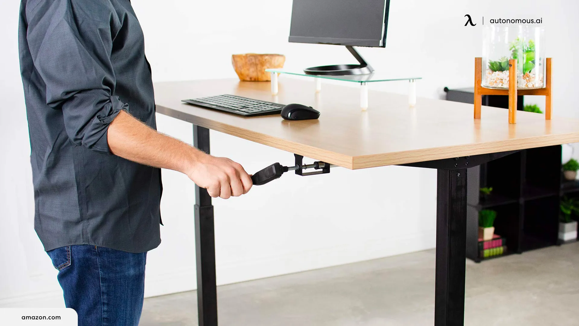 Manually adjustable deals standing desk