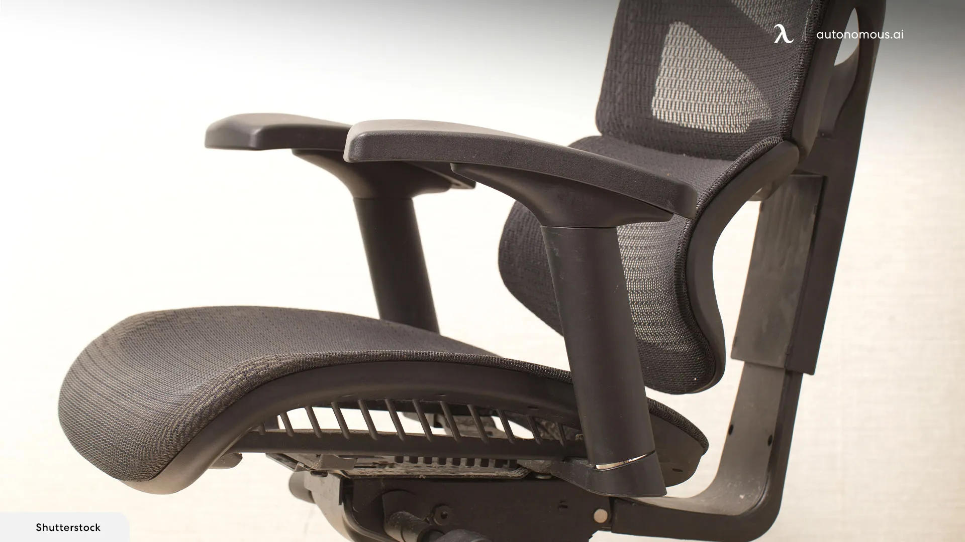 Examining the Characteristics of Modern Adjustable Chairs