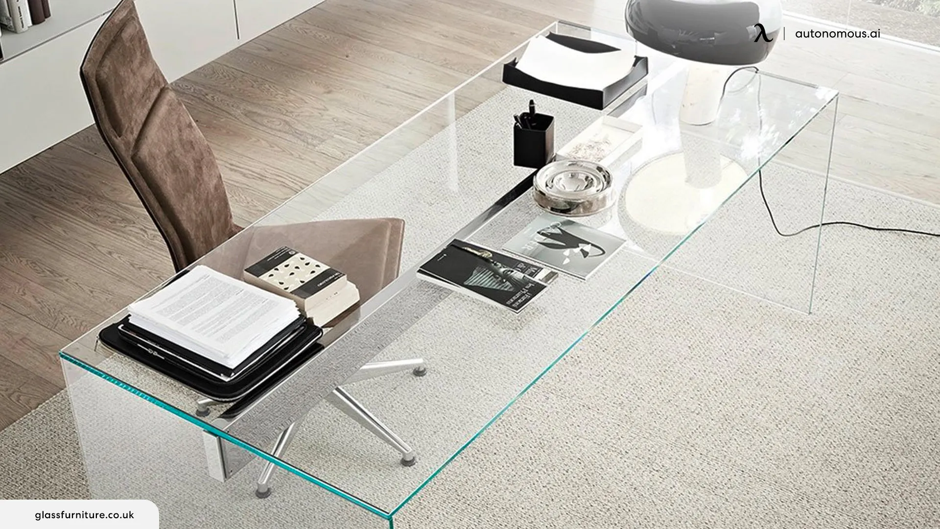 Tips for Choosing the Right Glass Office Desk for Home Workspaces