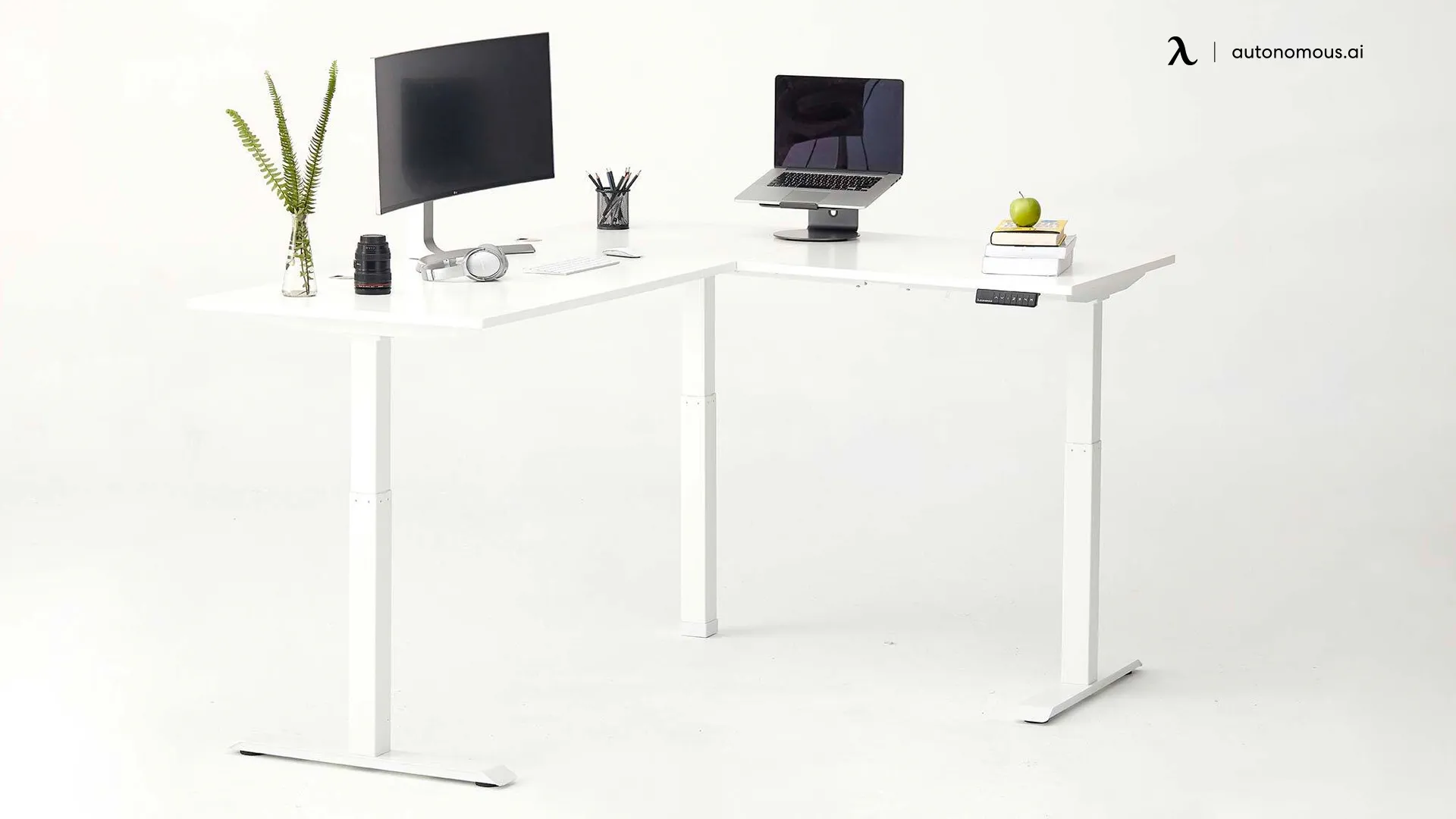 Benefits of height adjustable corner desks in Open Offices
