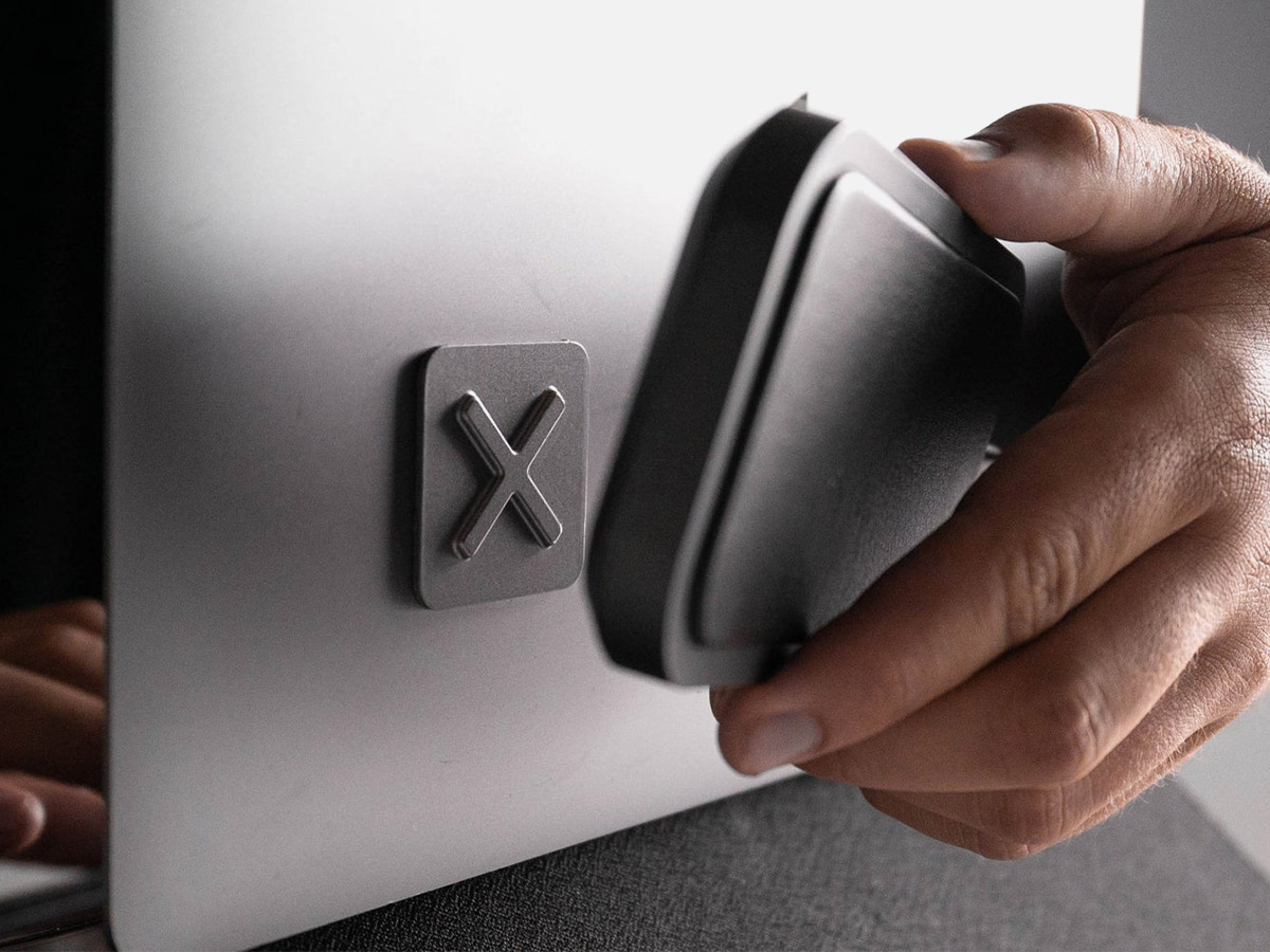Deltahub HoldX Magnetic Laptop Mount