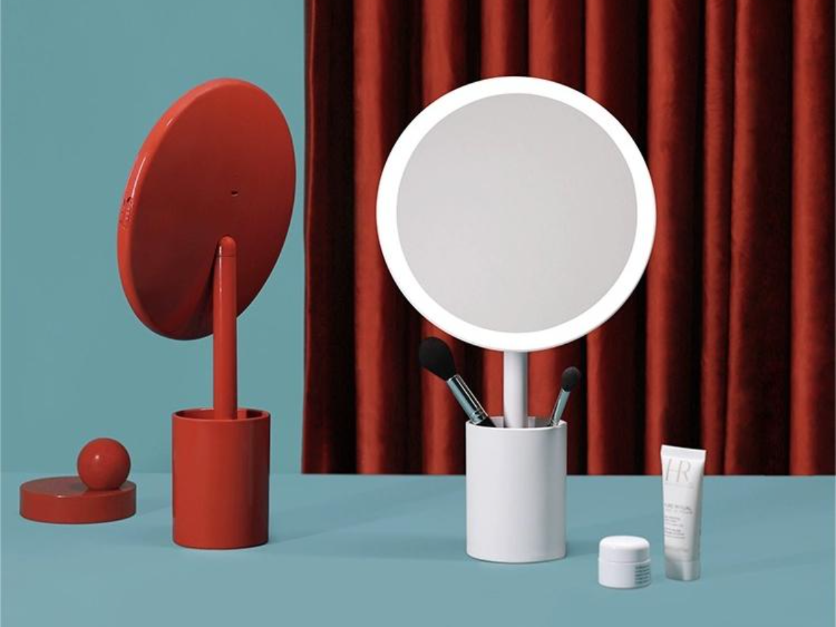 Moody Mouse Charging Desk Makeup Mirror - Daylight Illumination