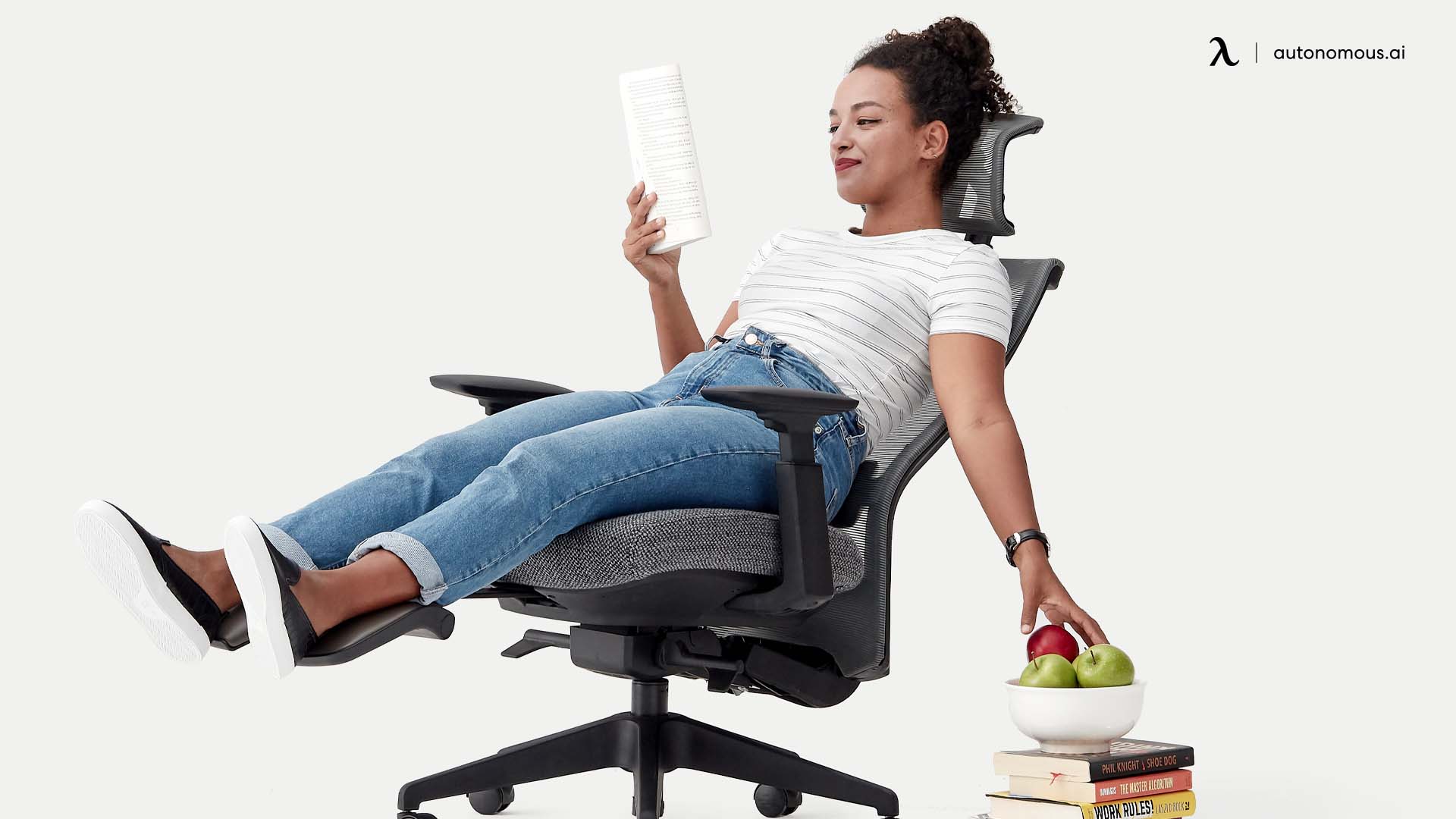 Office chair with footrest offers Customizable Comfort