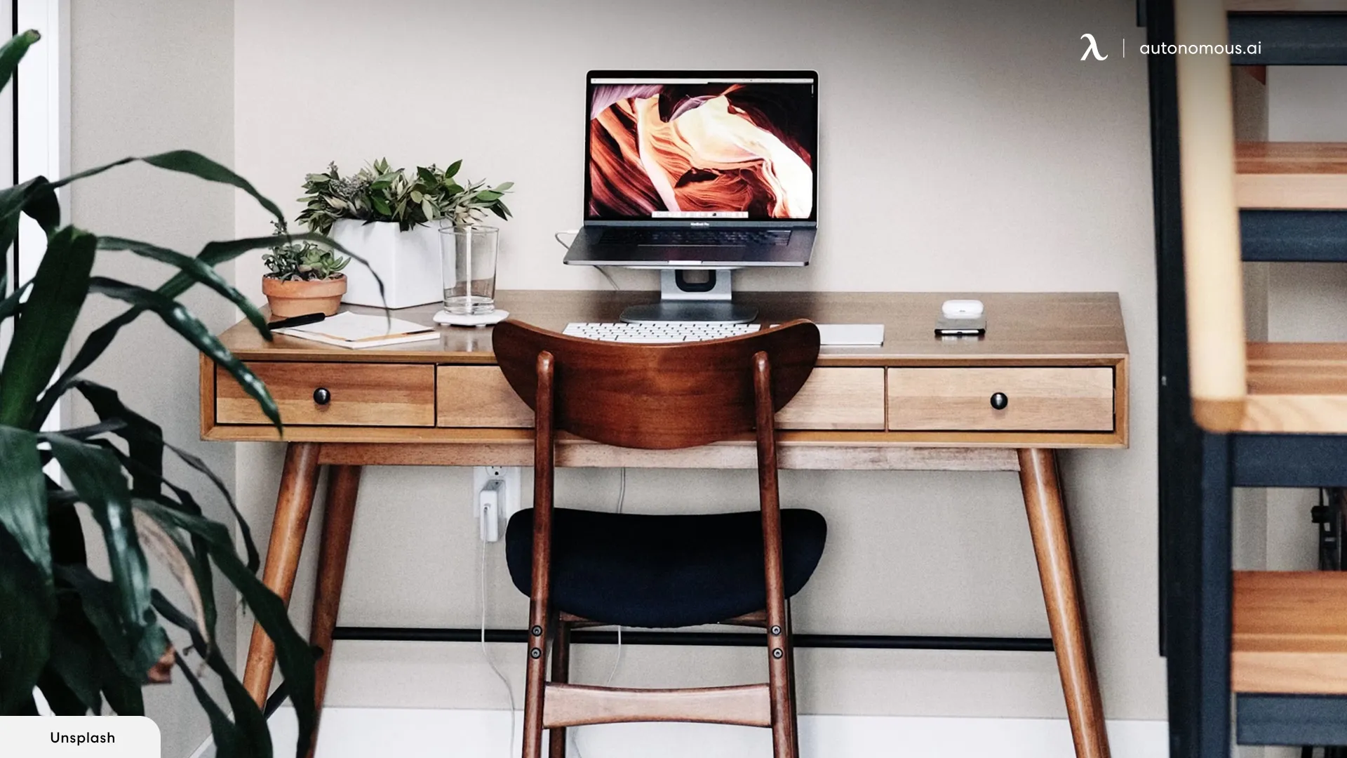 Innovative Small Modern Office Desk Ideas for Home & Office