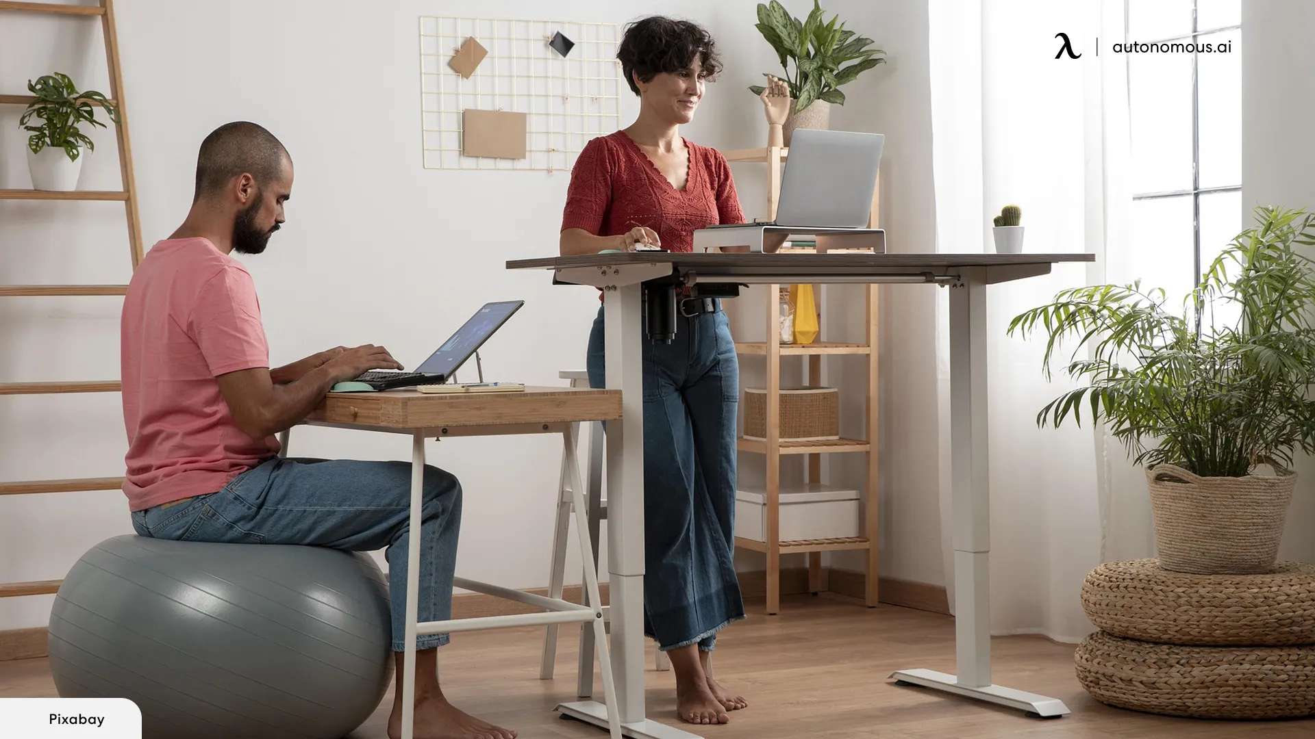 Benefits of a Sit-Stand Desk with Adjustable Keyboard Tray