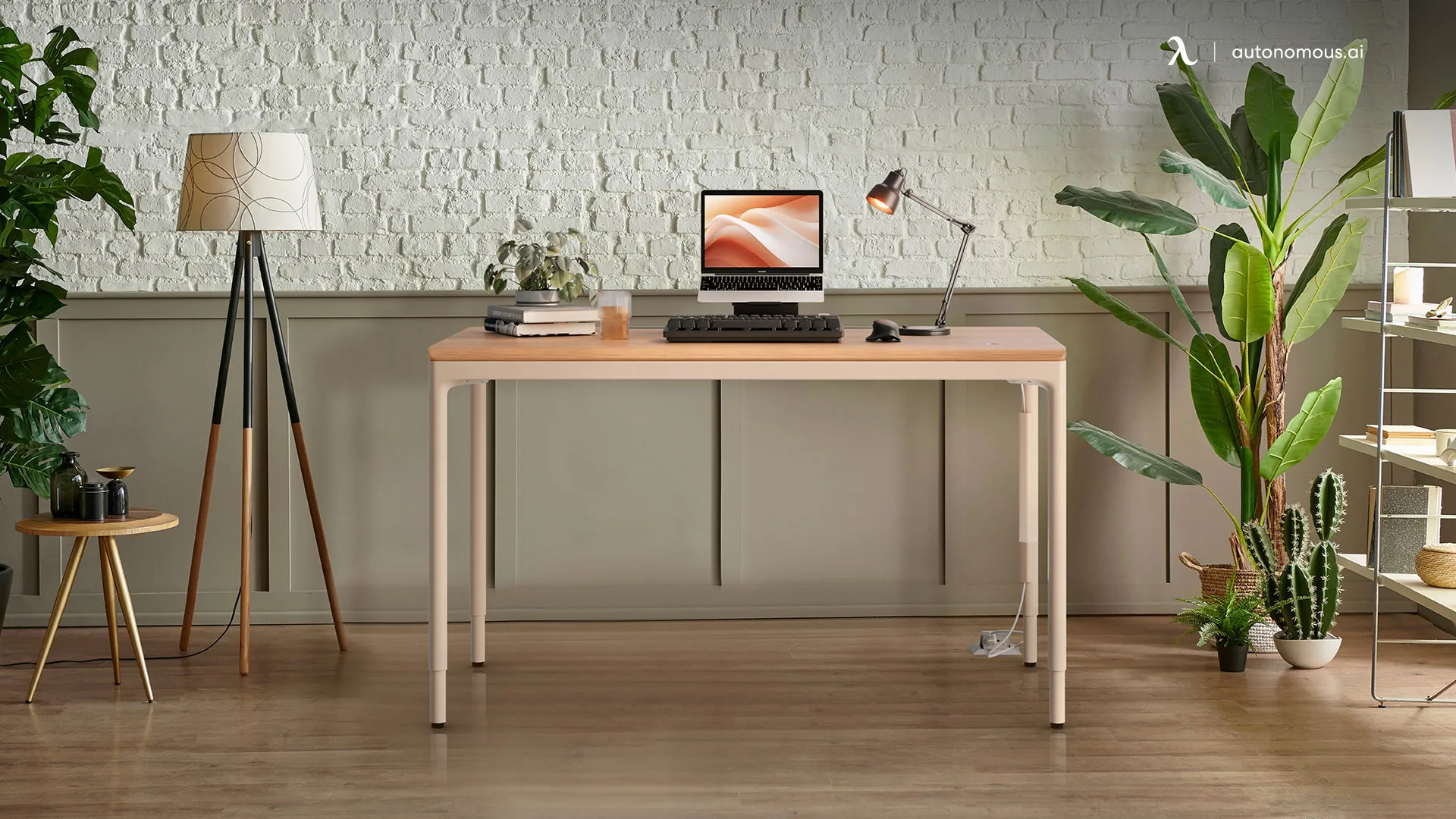 How to Lock and Unlock a Standing Desk?