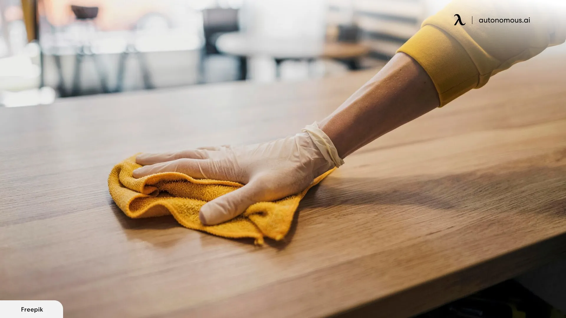 Black Mold vs. Mildew on Wood: What's the Difference?