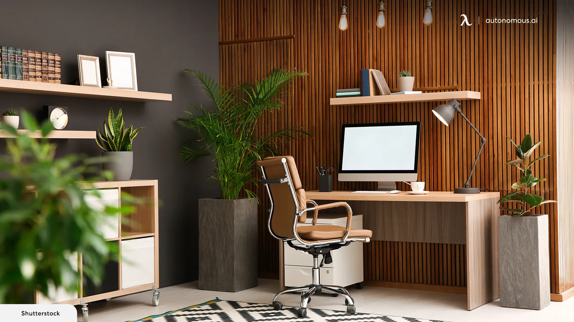 Compact Corner - CEO desk setup