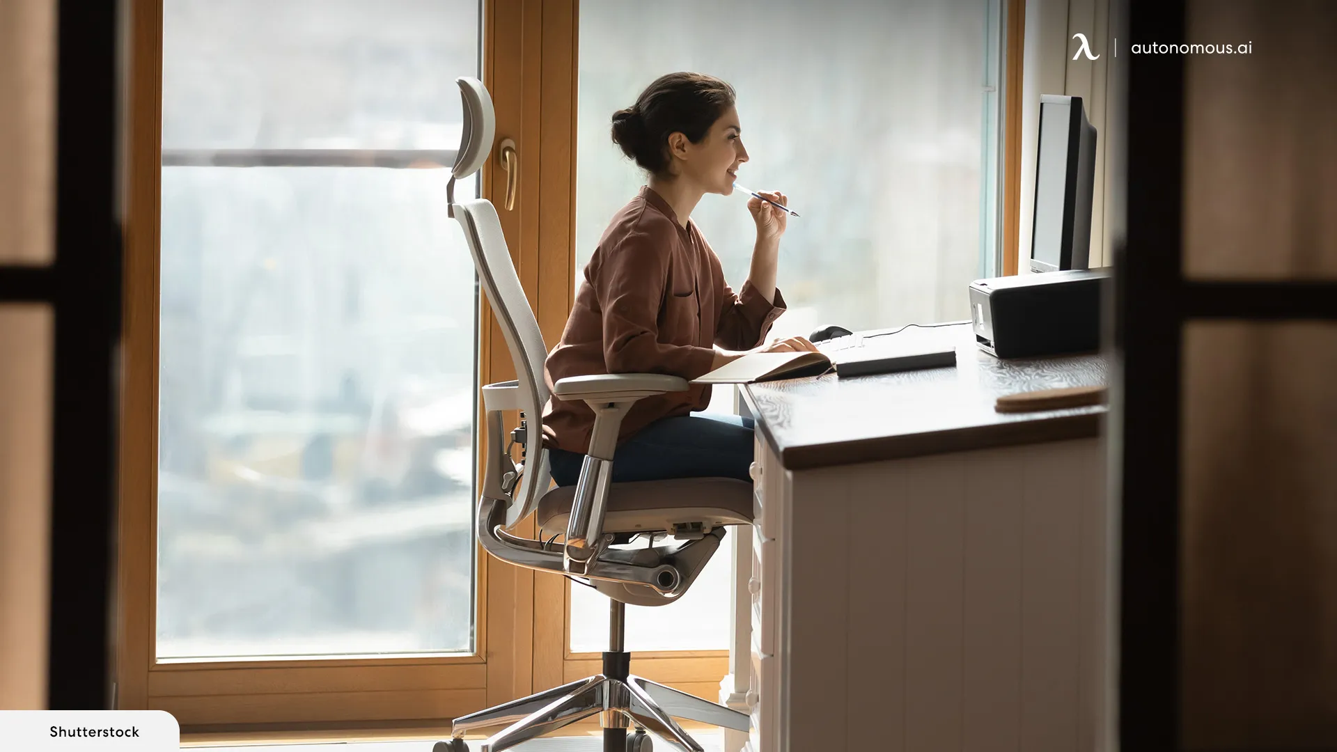 How does a kneeling chair with a desk compare to an ergonomic chair?
