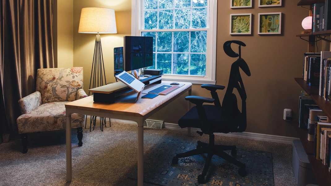 Autonomous Desk Levitate