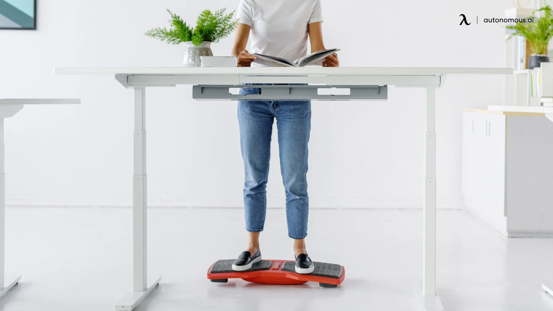 The Right Way to Stand at Standing Desks