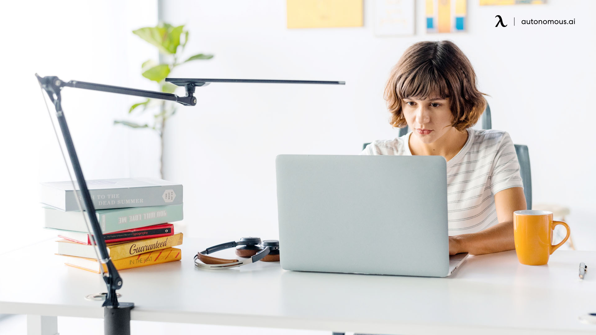 How to Prevent Circulation Problems While Working a Desk Job