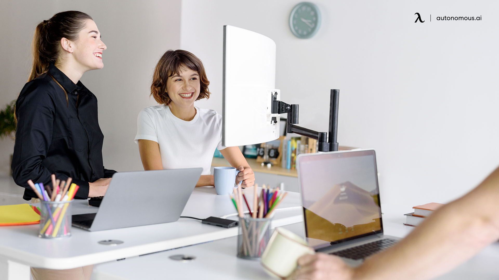 Maintain a Clean and Organized Cubicle