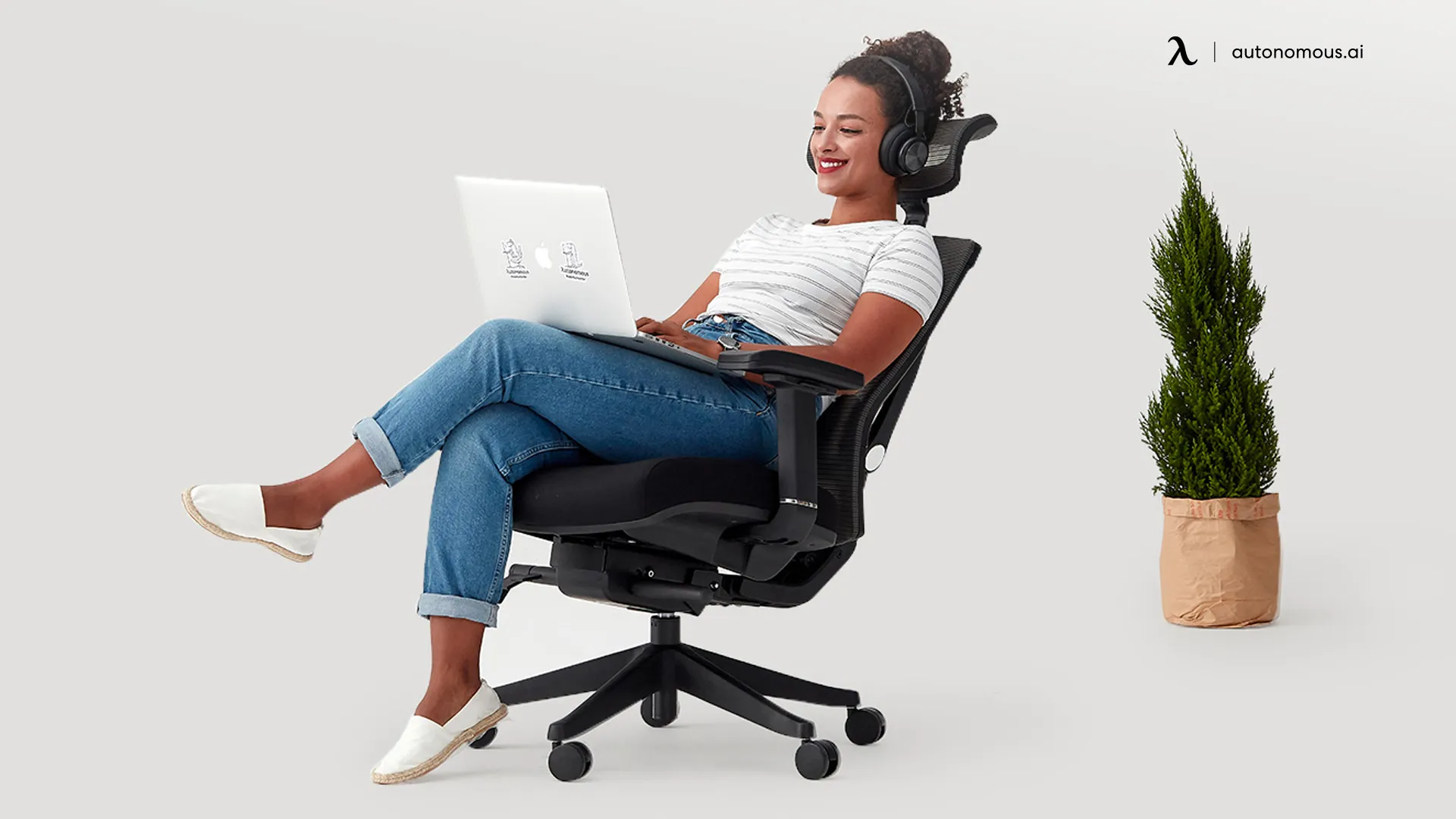 The Best Ergonomic Office Chairs for Petite Woman