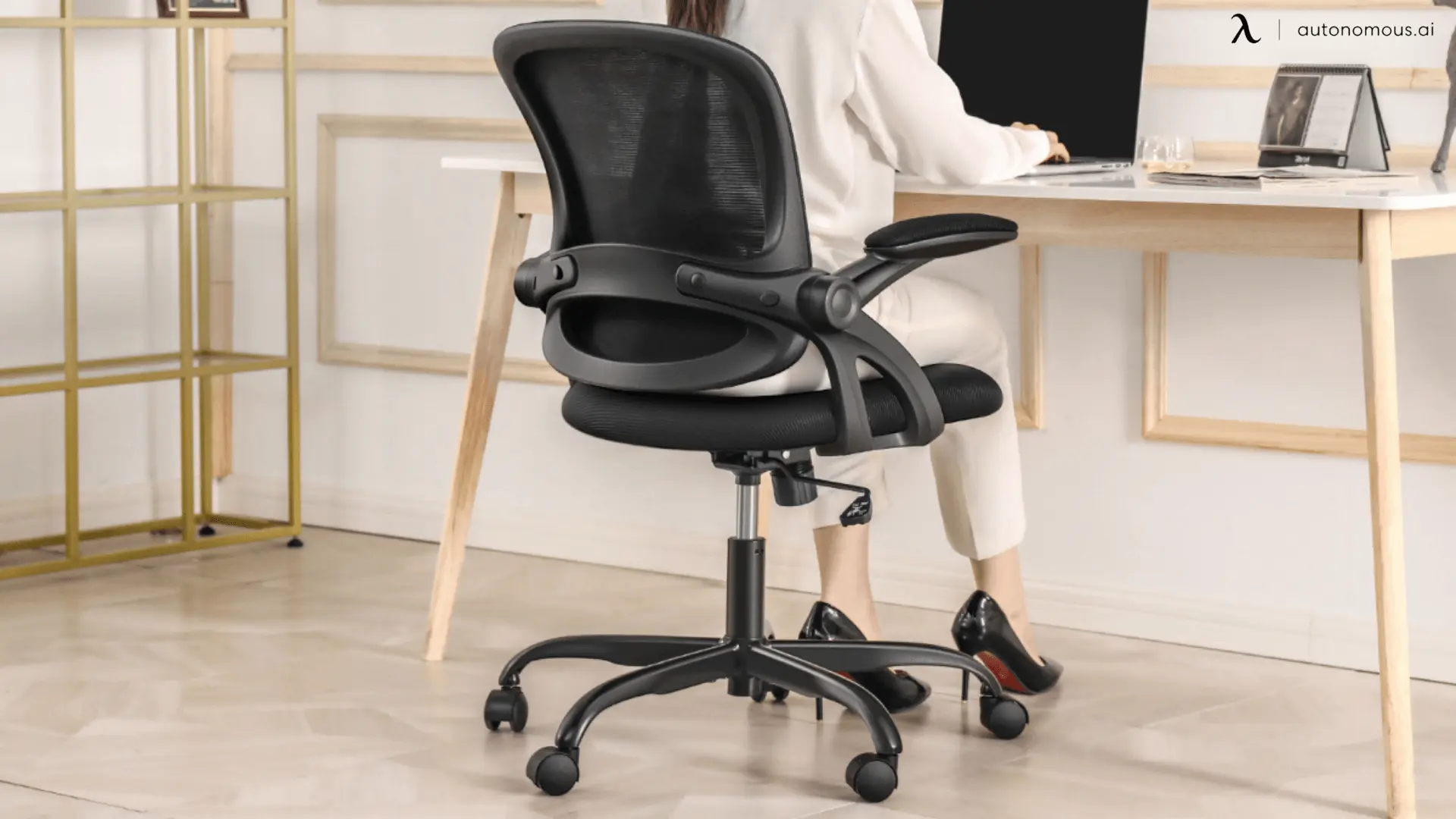 What to Look for in an Affordable Office Chair for Petite People?