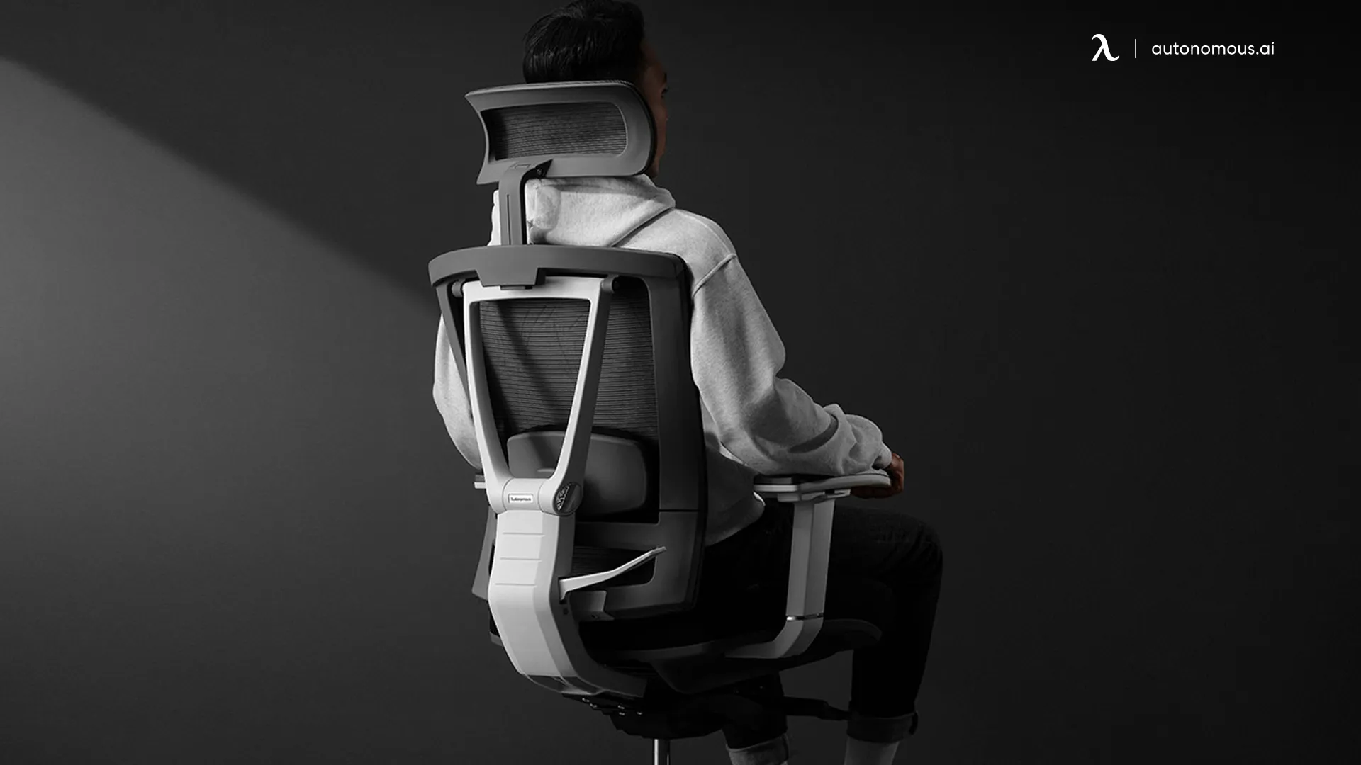 Best Office Chair for Scoliosis – Buyer’s Guide