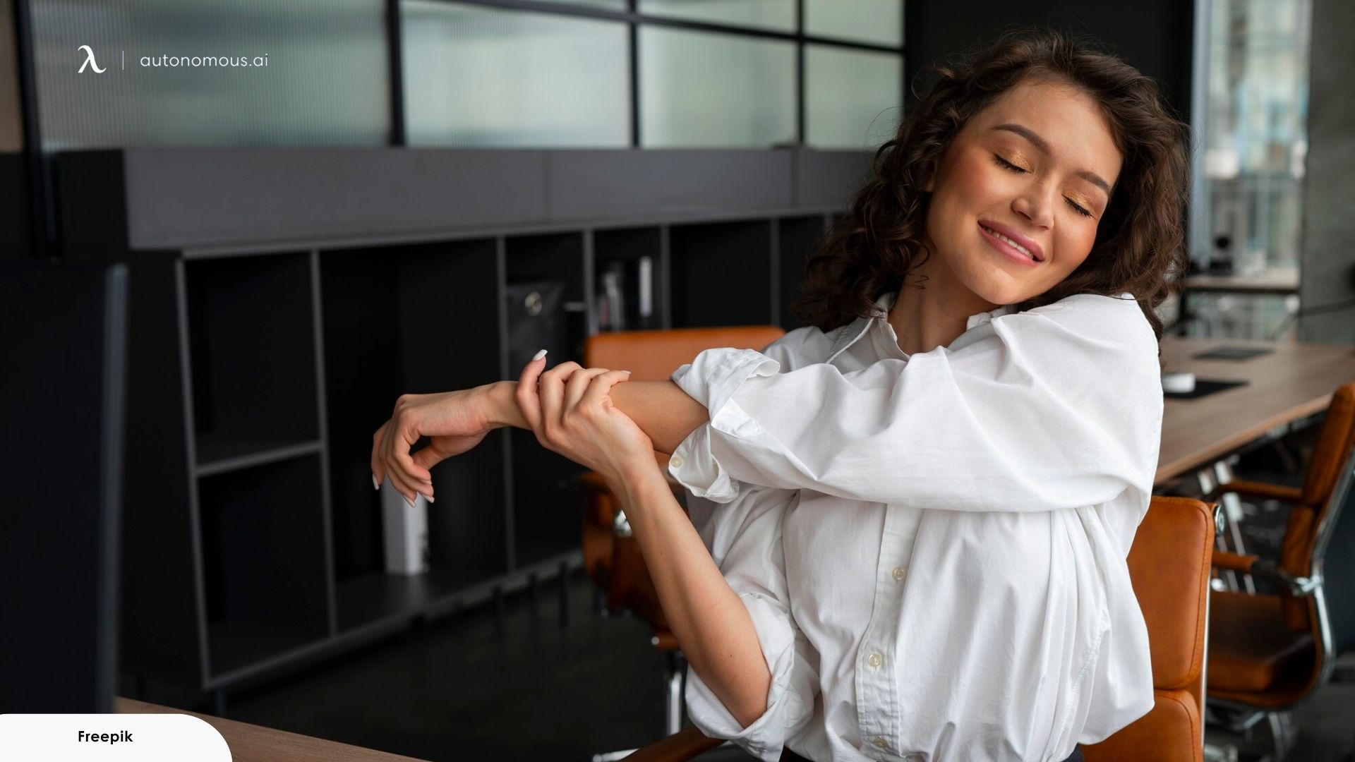 10 Simple Seated Back Stretches at Your Office Chair