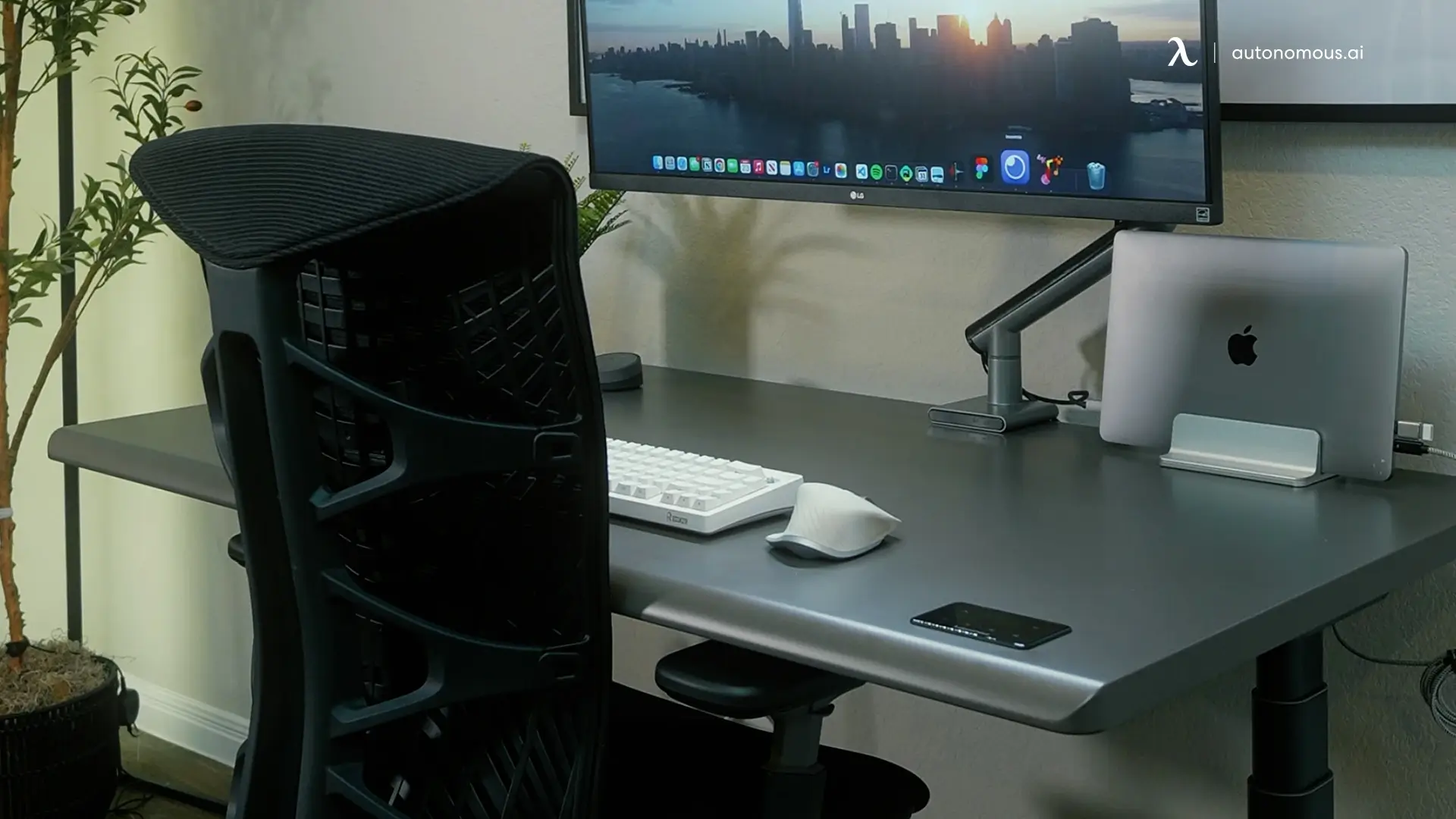 Autonomous SmartDesk 5 - The All-Rounder That Works for Everyone
