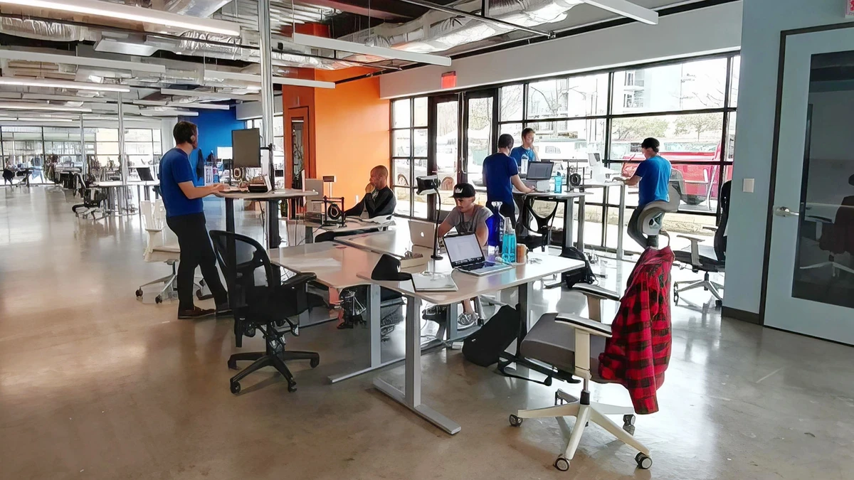 Innovators shaping the best electric standing desk.