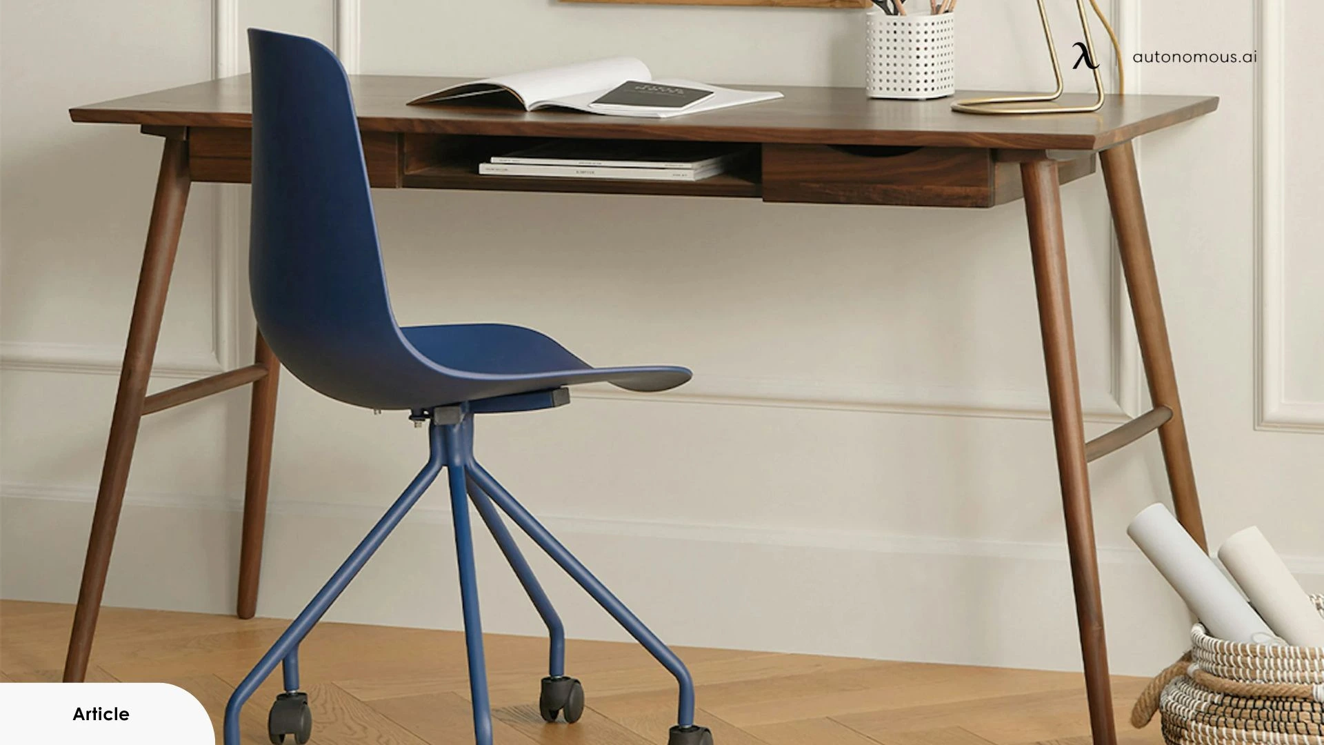 Article Culla Walnut Desk