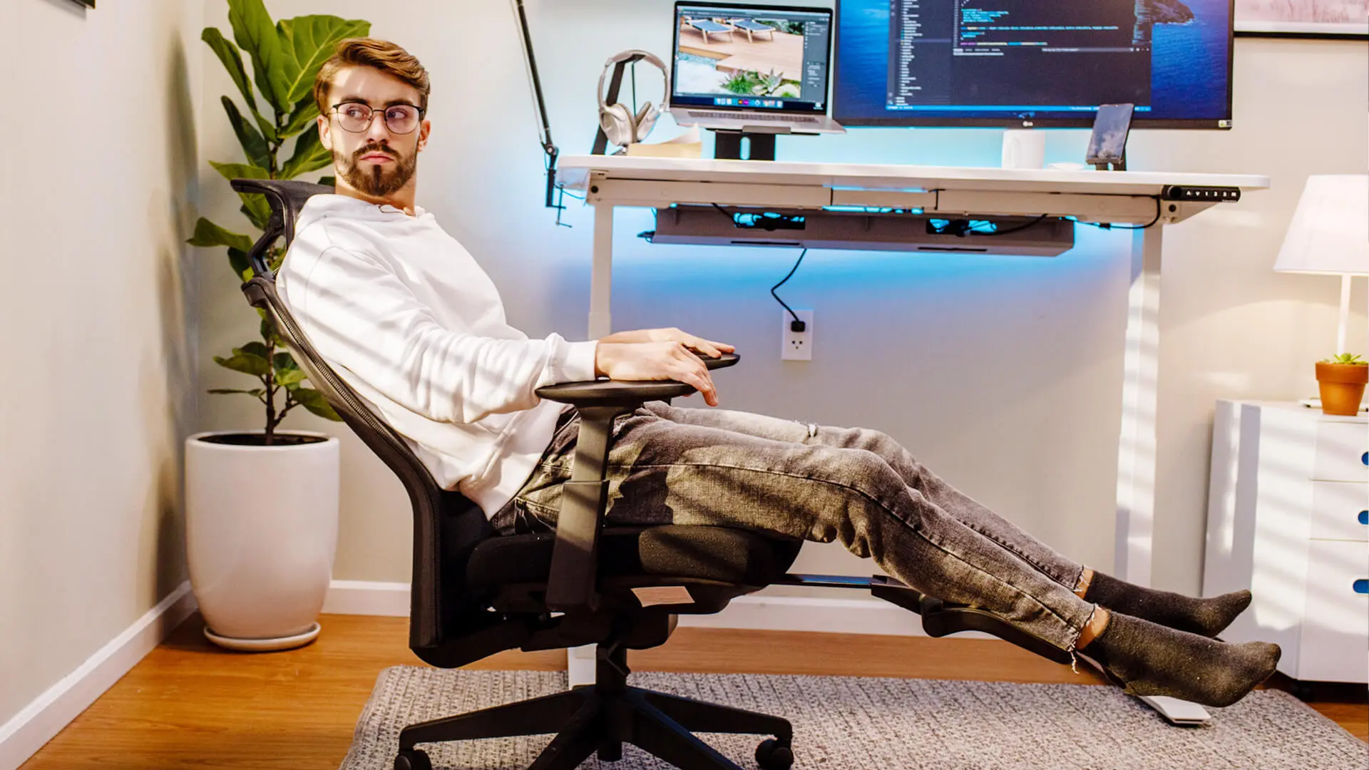 What Is The Best Angle for an Office Footrest?
