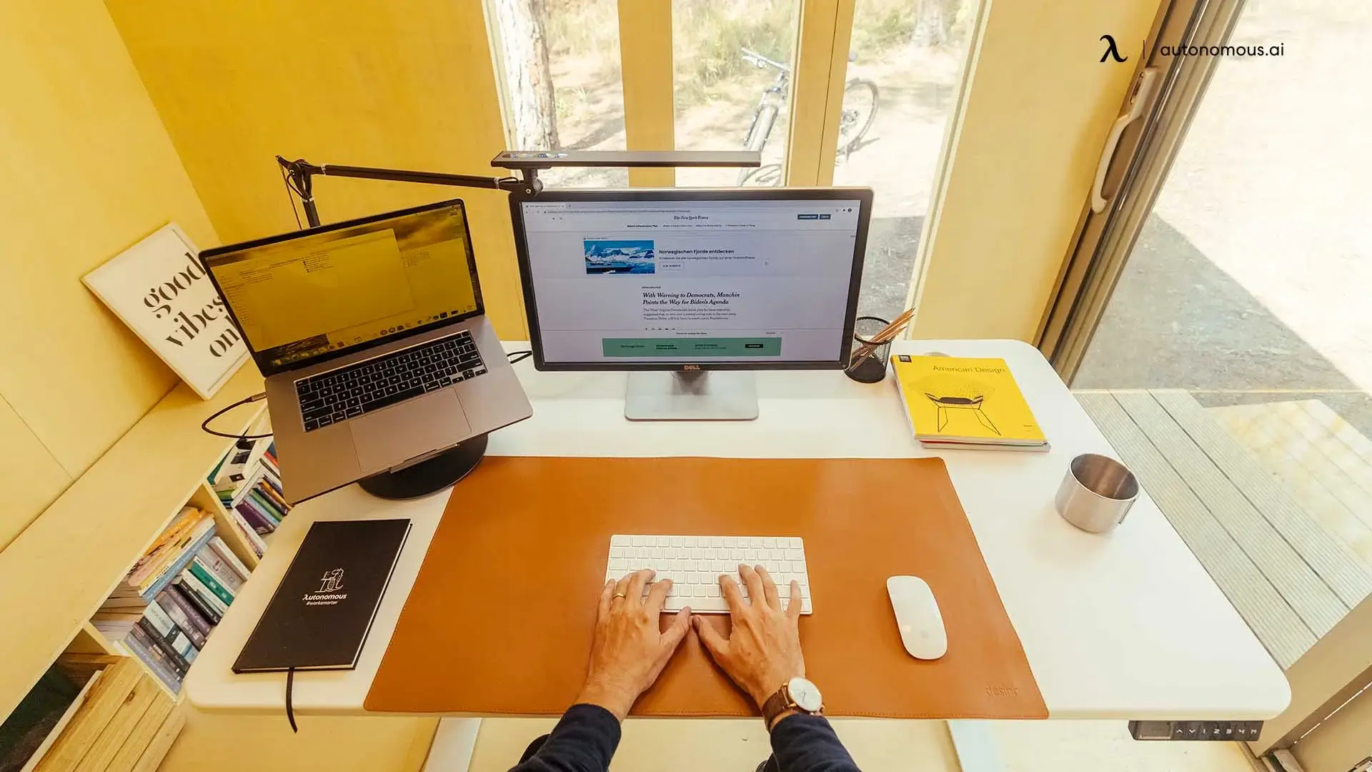 standard desk dimension
