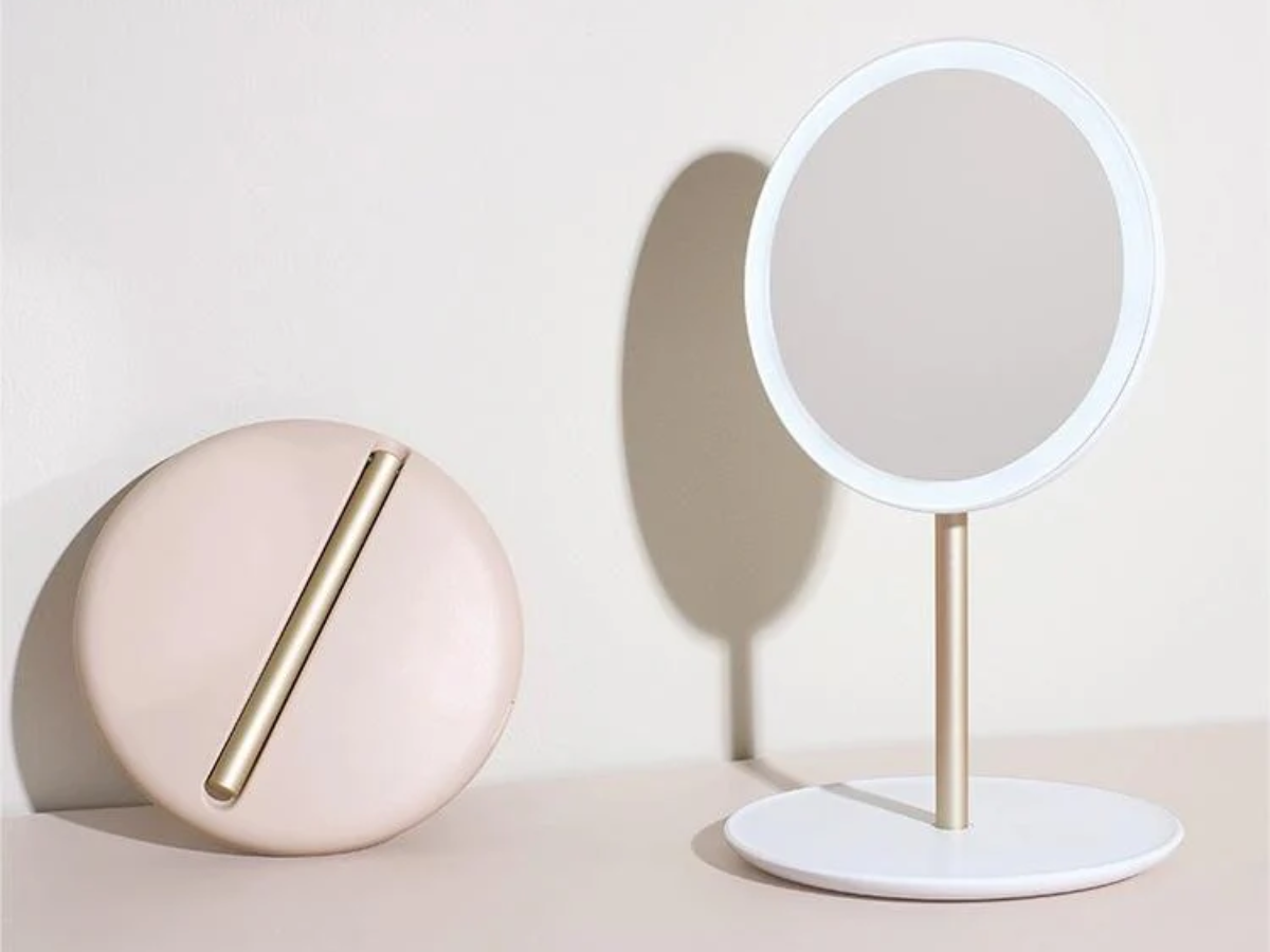 Moody Mouse Travel LED Makeup Mirror: Foldable, Magnetic, Rechargeable