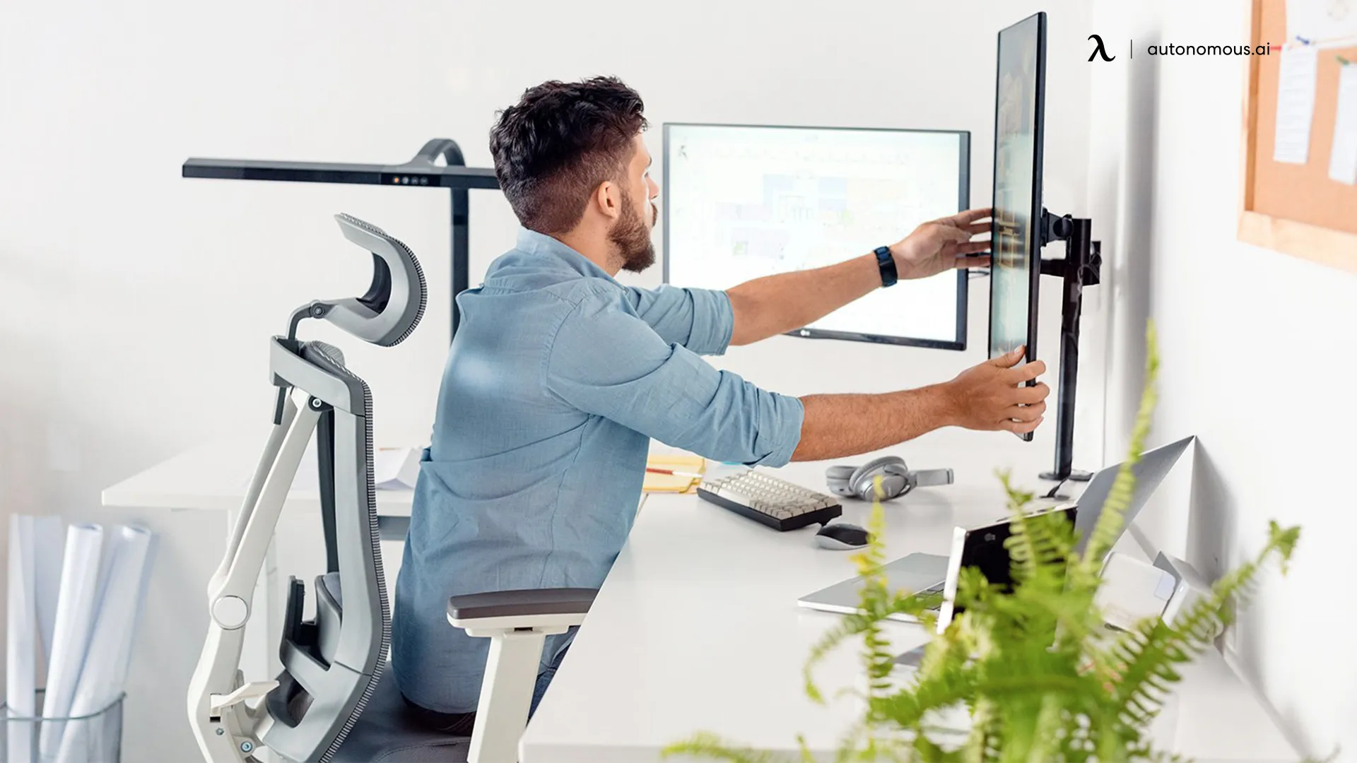  If you’re using multiple monitor, arrange their order to match your physical setup 