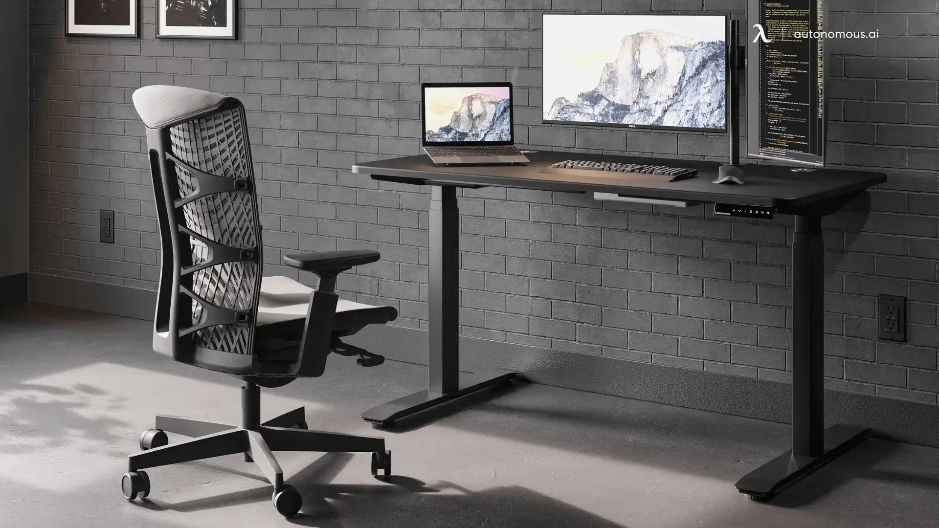 Cyber Monday vs Black Friday: Key Differences & Deals