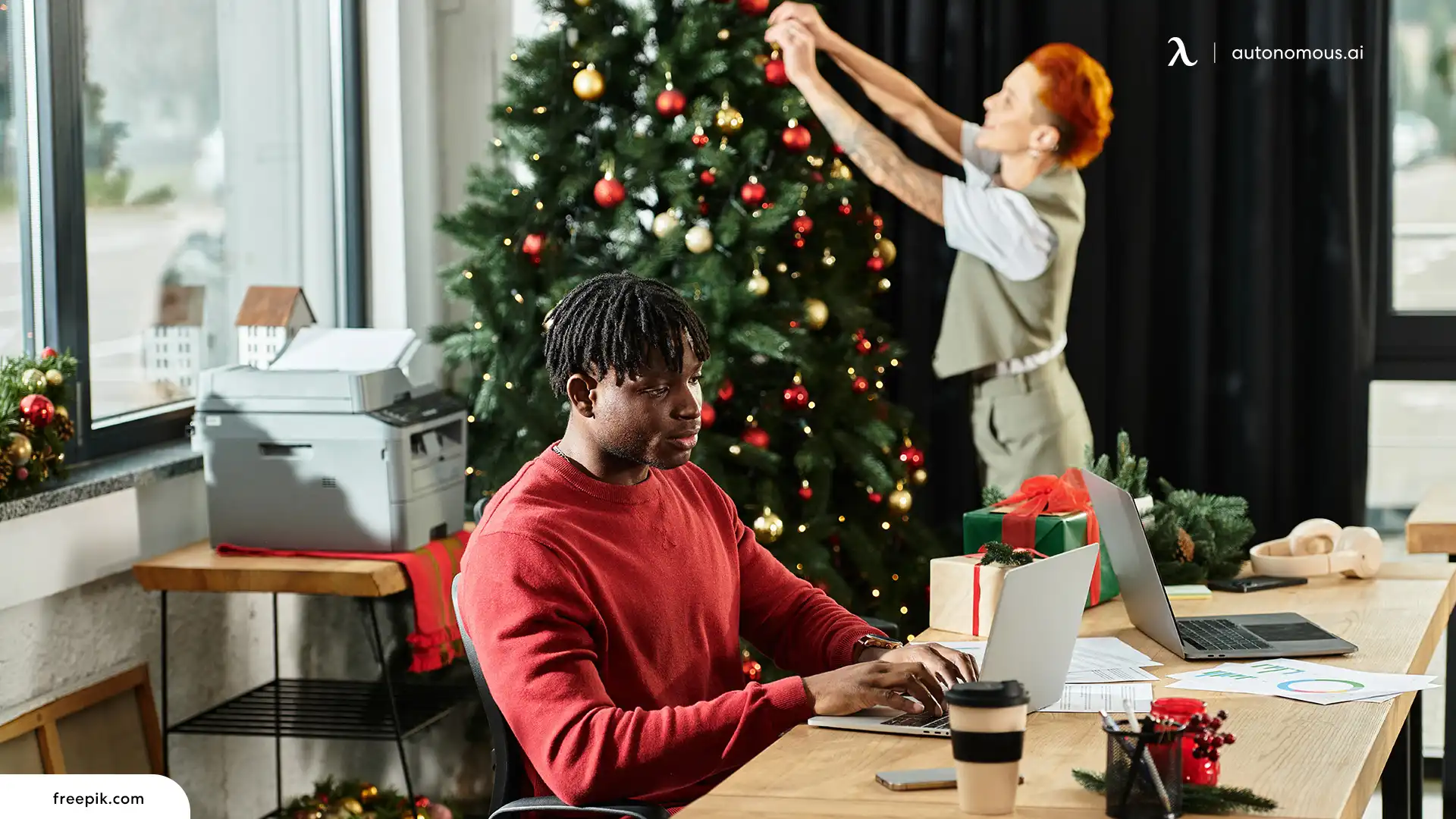 Best Office Christmas Gifts to Inspire Holiday Cheer