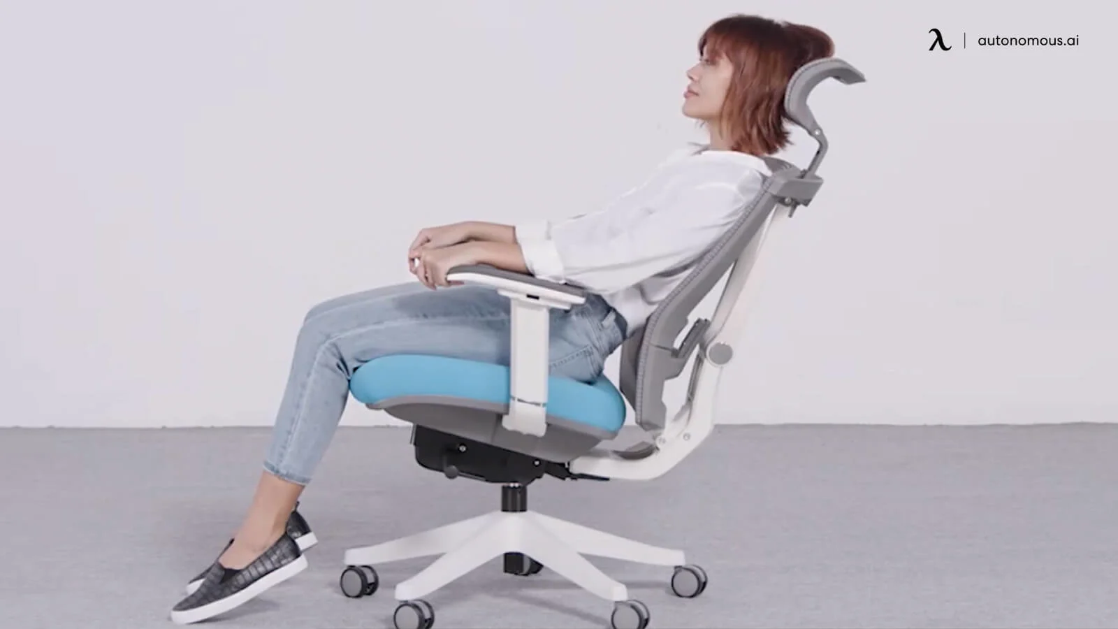 Proper arm support allows the upper body to remain in the reclined angle