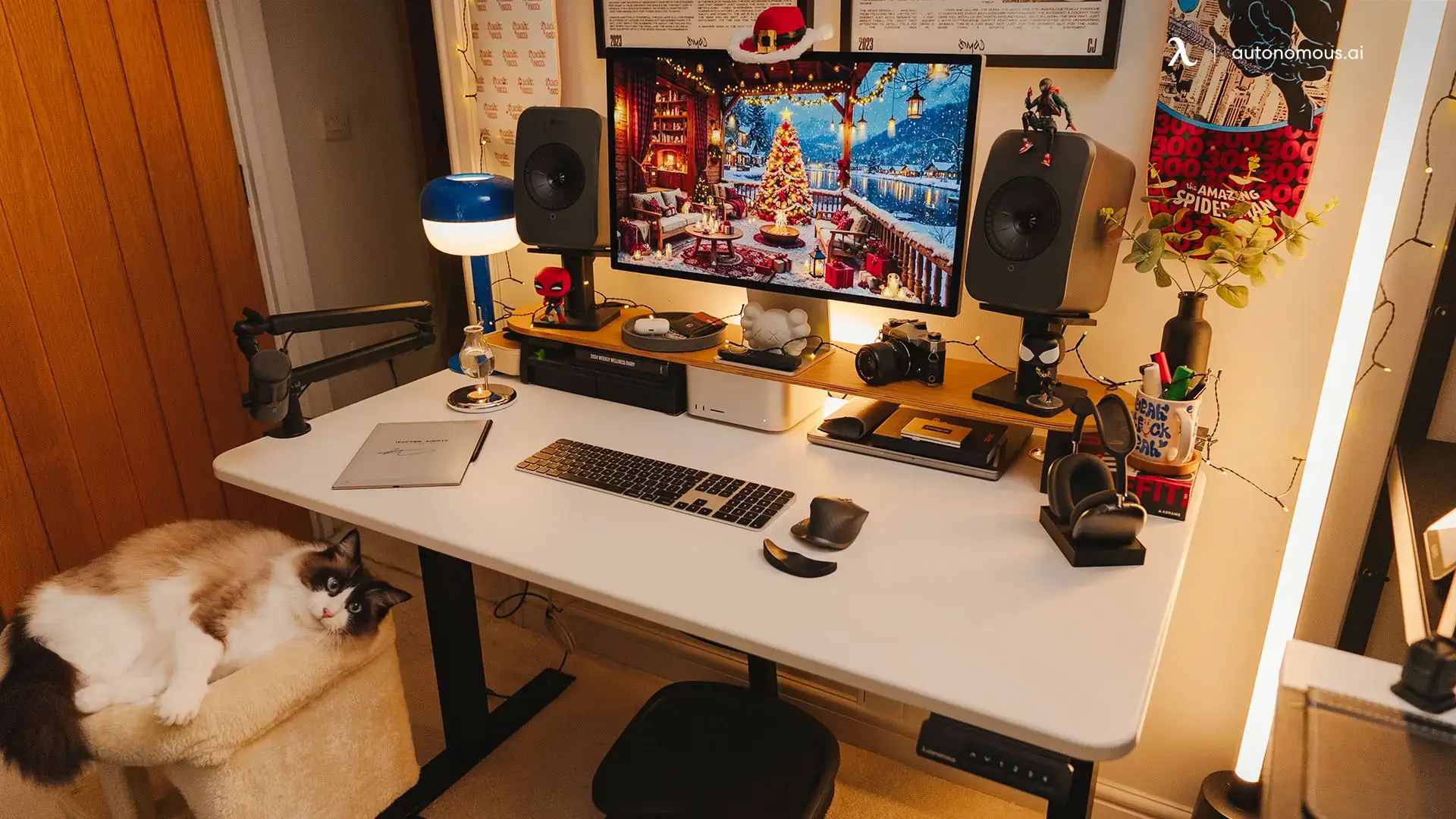 New Year gifts for loved ones, friends, and teams.