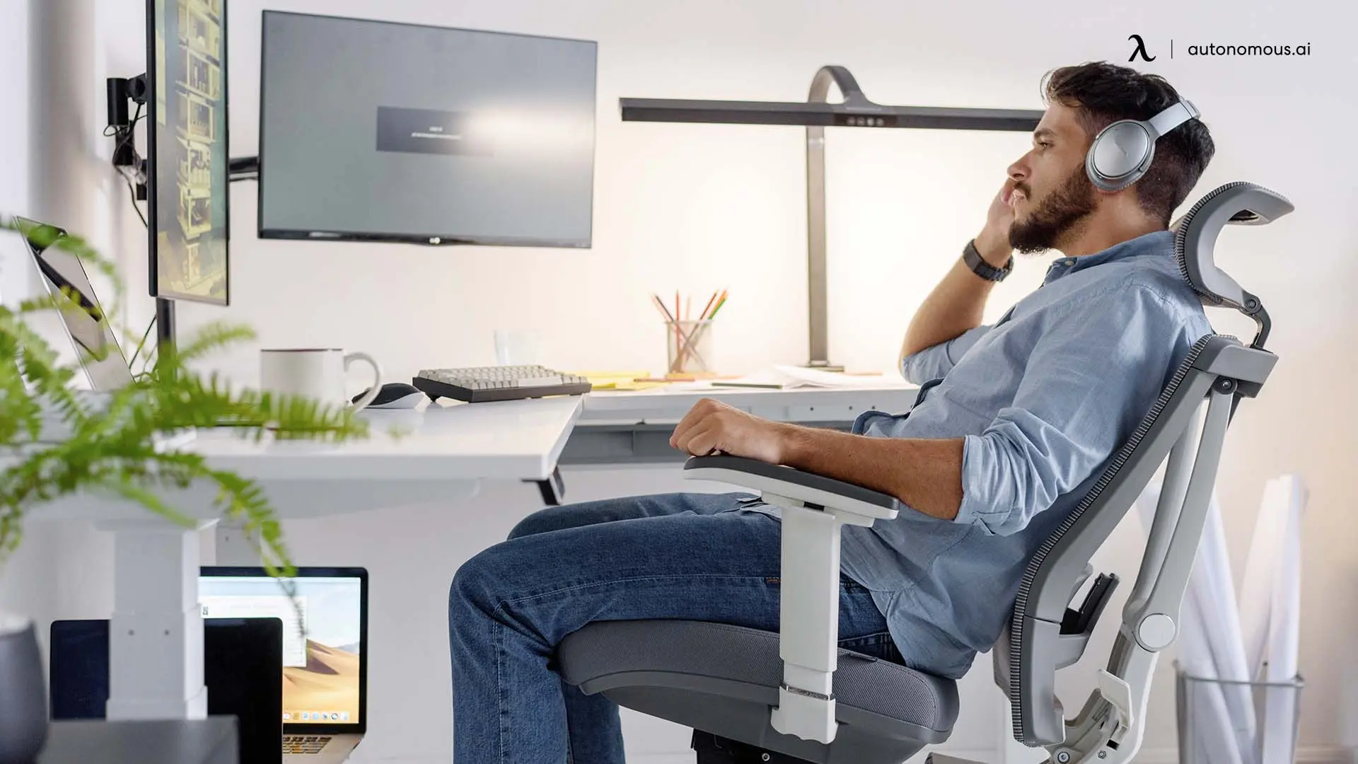 How to Set Up Your Desk for Cross-Legged Sitting