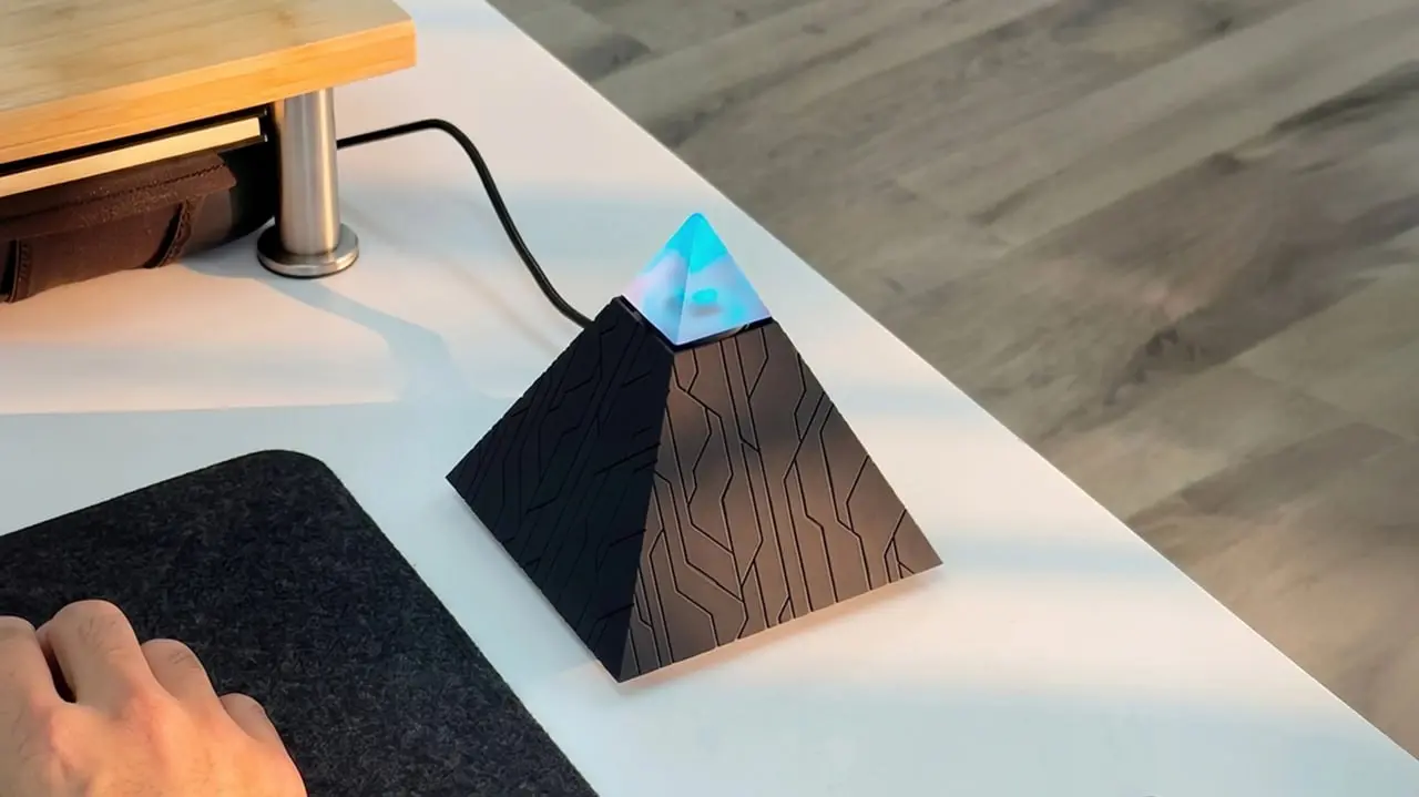 Autonomous AI Intern Desk Assistant Device