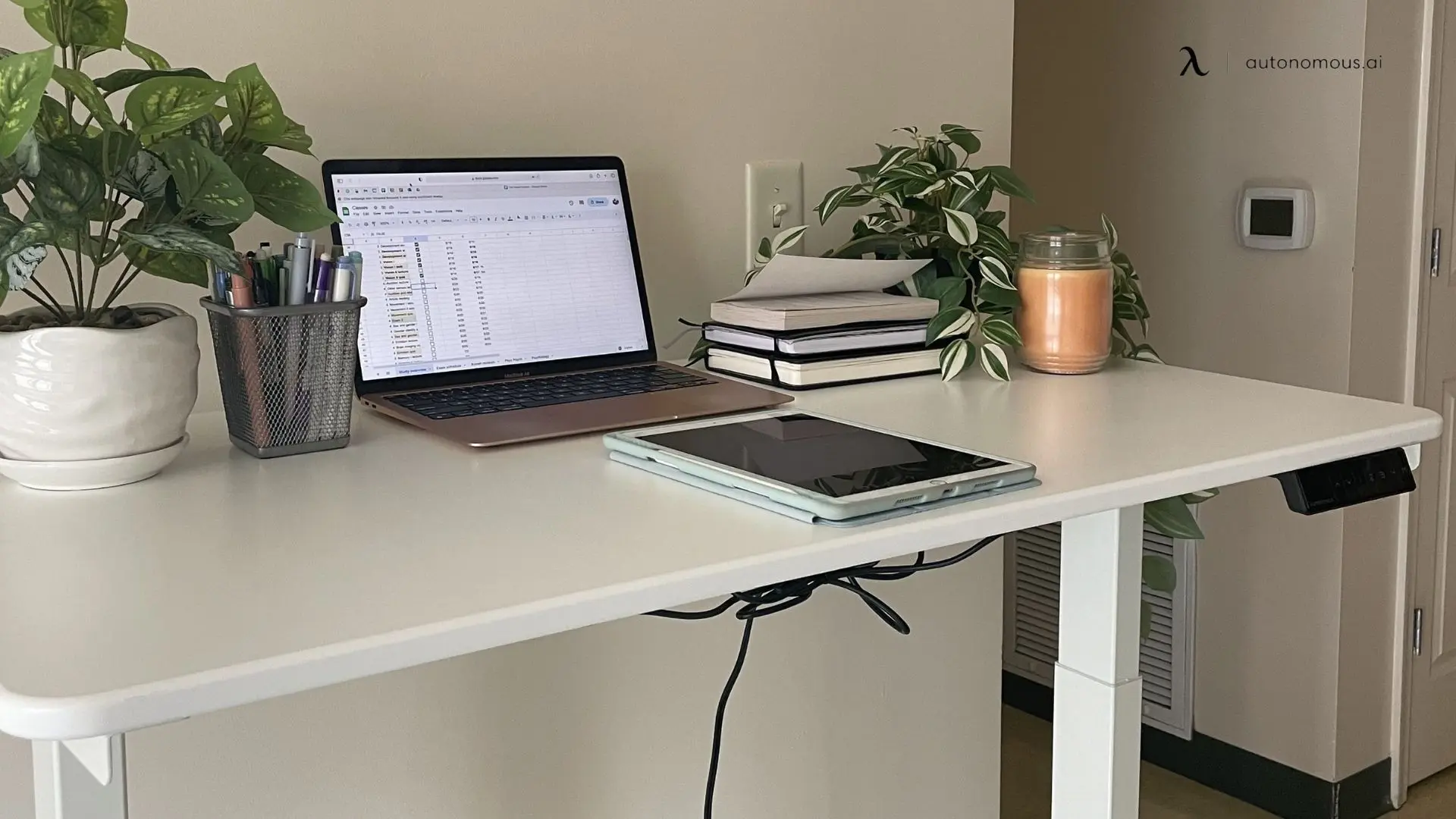 The smallest viable minimalist laptop desk setup