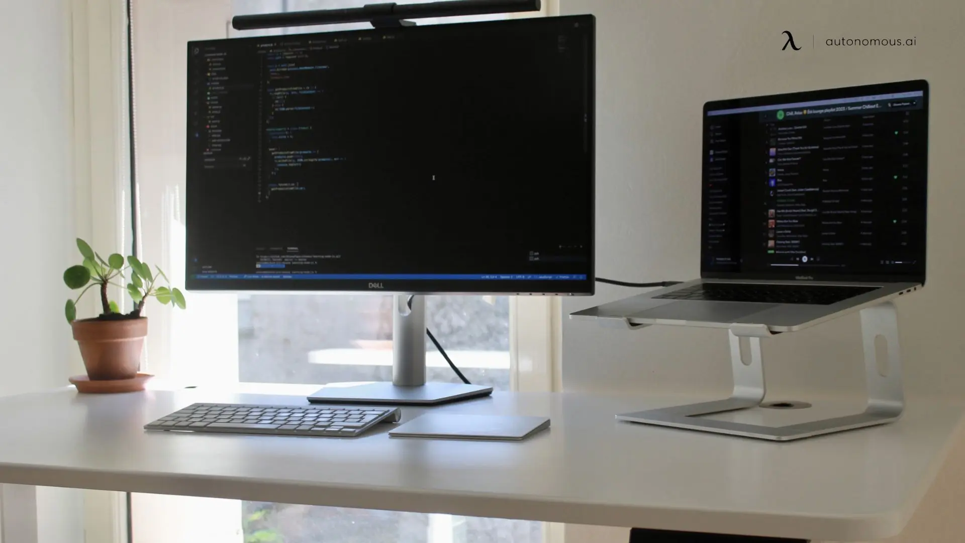 Laptop + single monitor (the hybrid setup)
