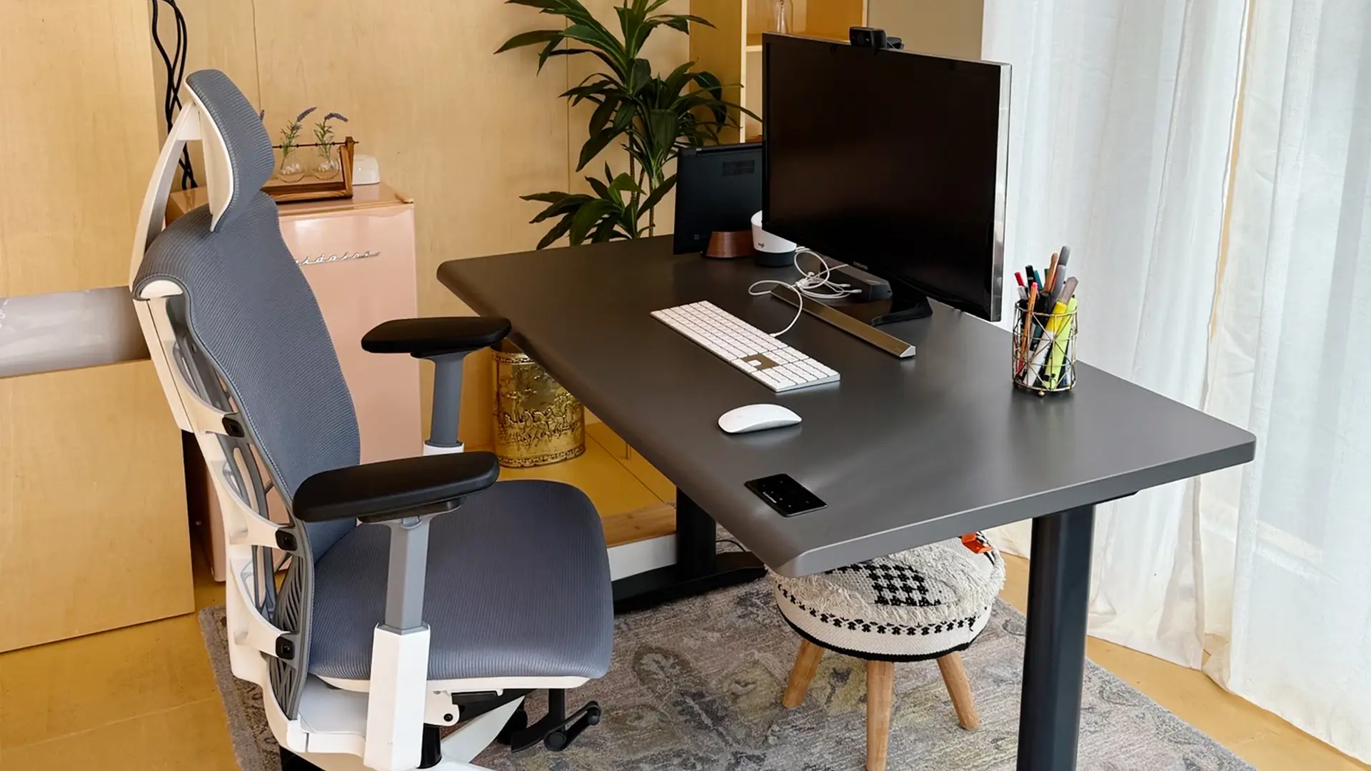 Setting Up the Desk Itself