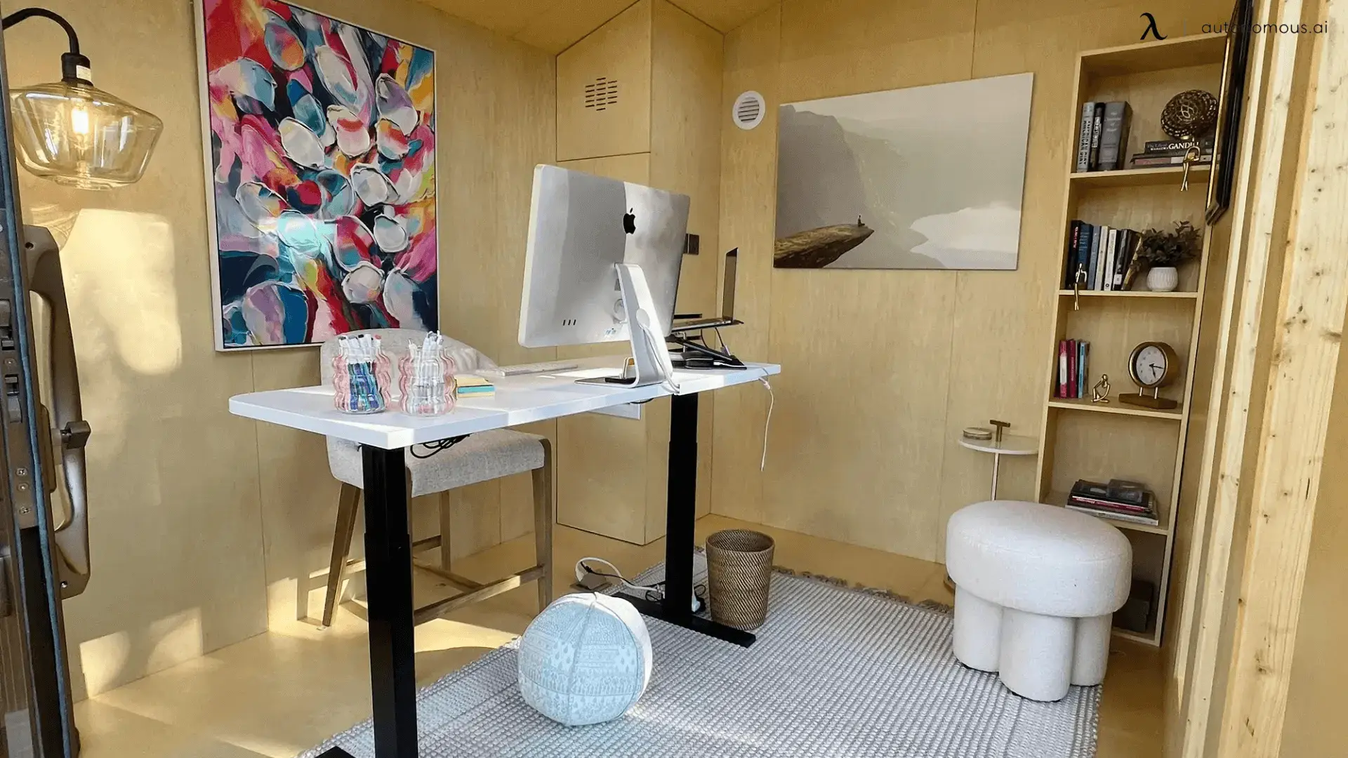 Place Your Desk in the Center of The Room
