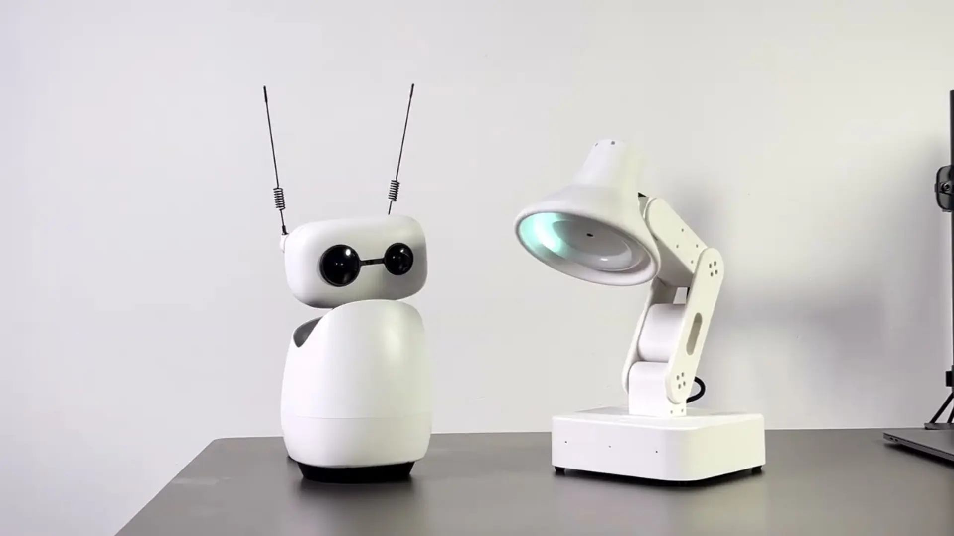 Is the Reachy Mini Worth Building and Coding Yourself?