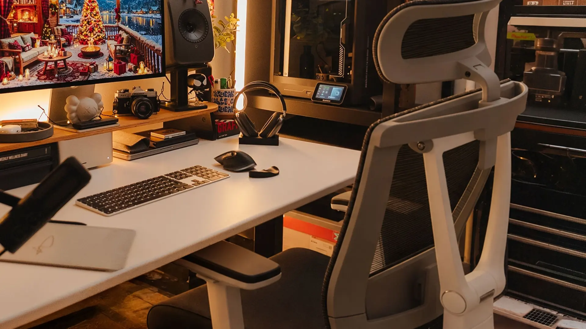 A desk or chair is the biggest of these gifts for programmers and usually works as a group gift
