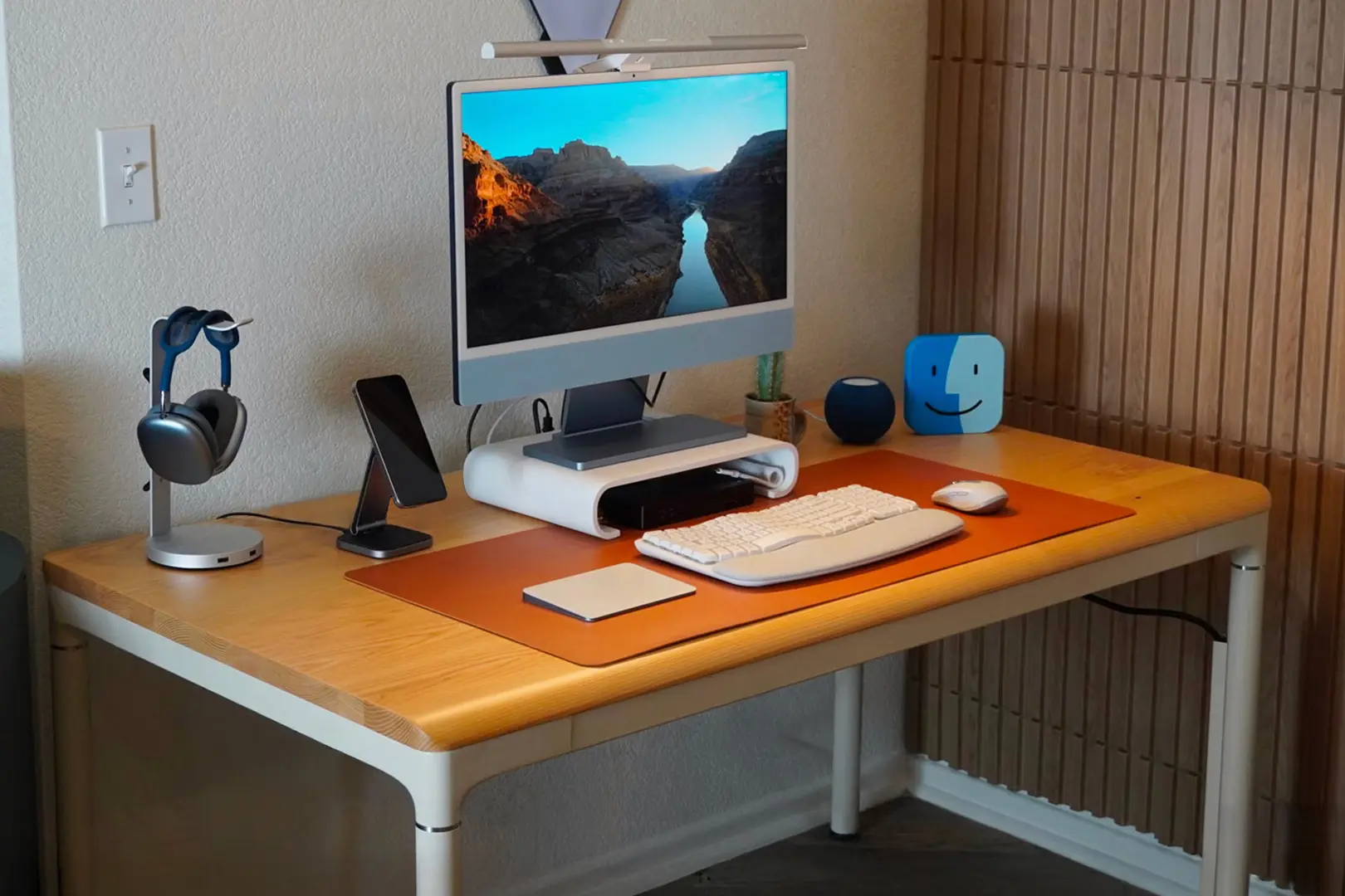 Desk Levitate