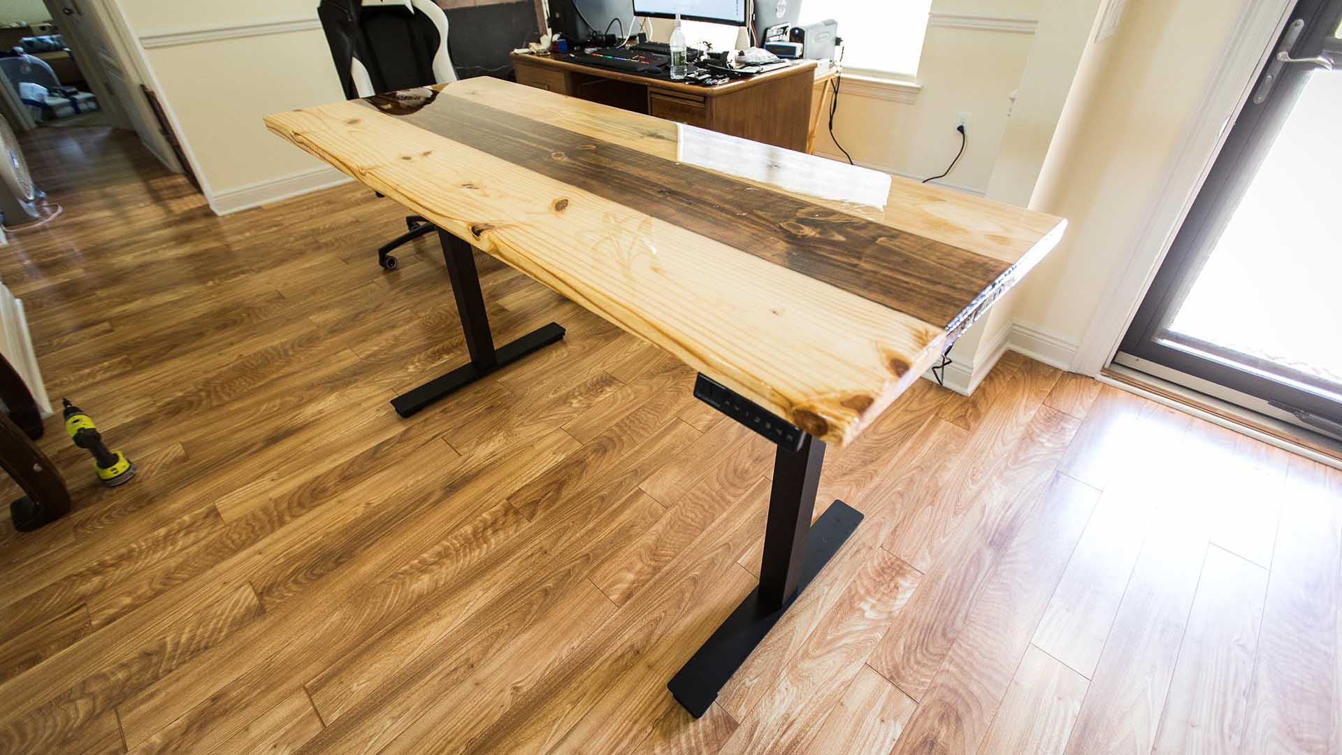 How to DIY your gaming desk with the SmartDesk Kit Frame