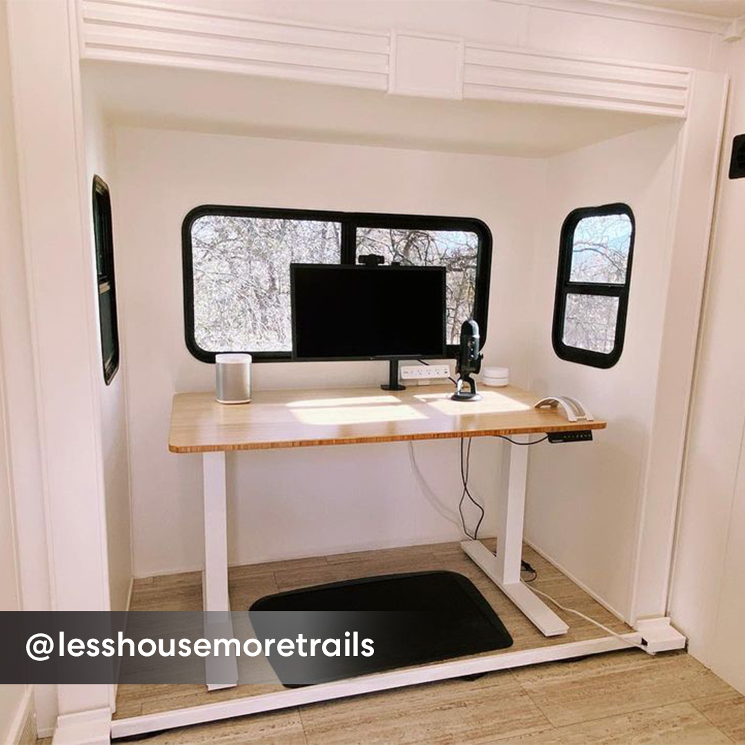 lesshousemoretrails